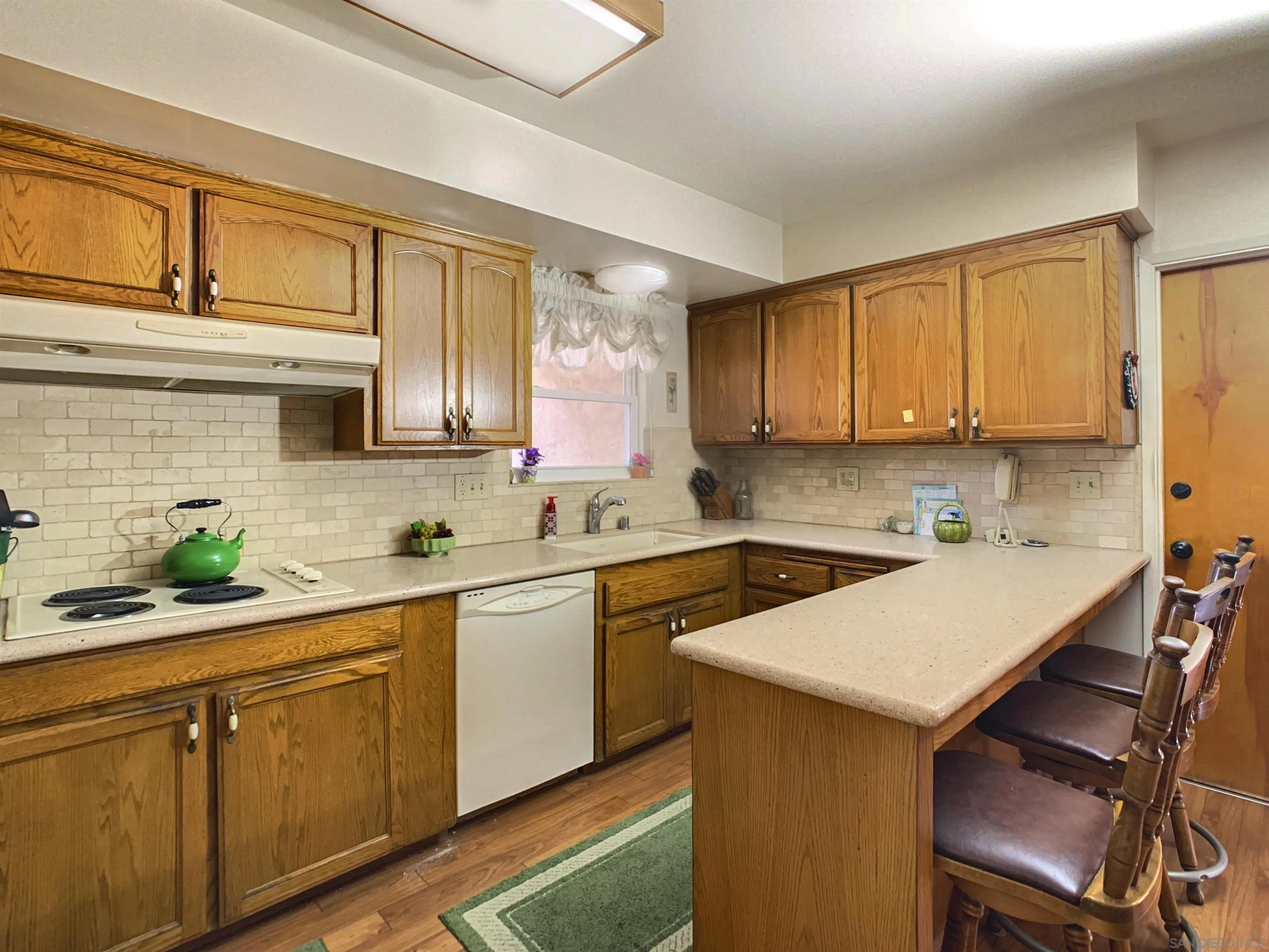 https://cdn.realtyfeed.com/cdn/127/260019721/56545eef57f80735455a420af5d845b3.webp