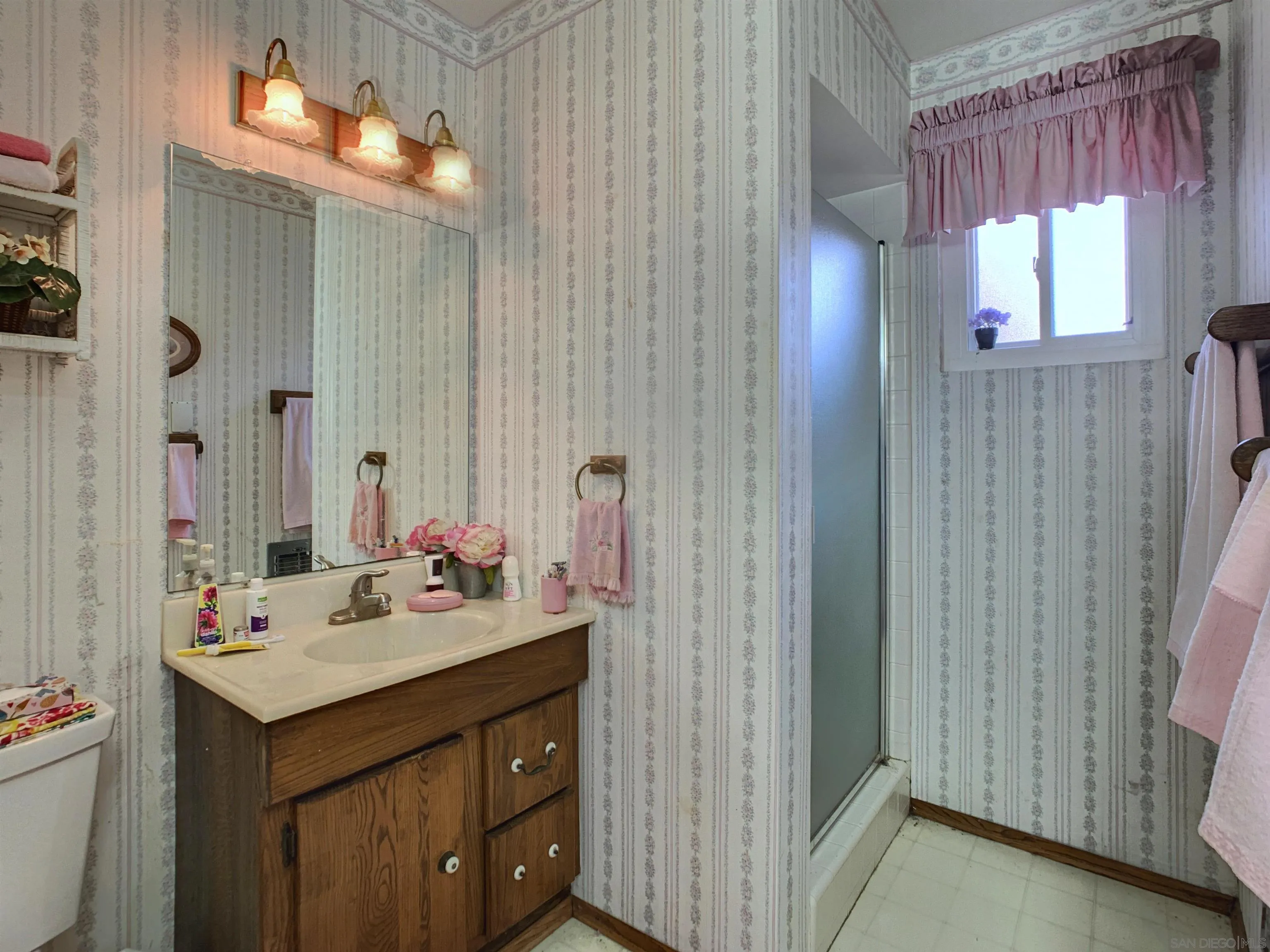 https://cdn.realtyfeed.com/cdn/127/260019721/f2415252c54532e2b807aea563680a86.webp