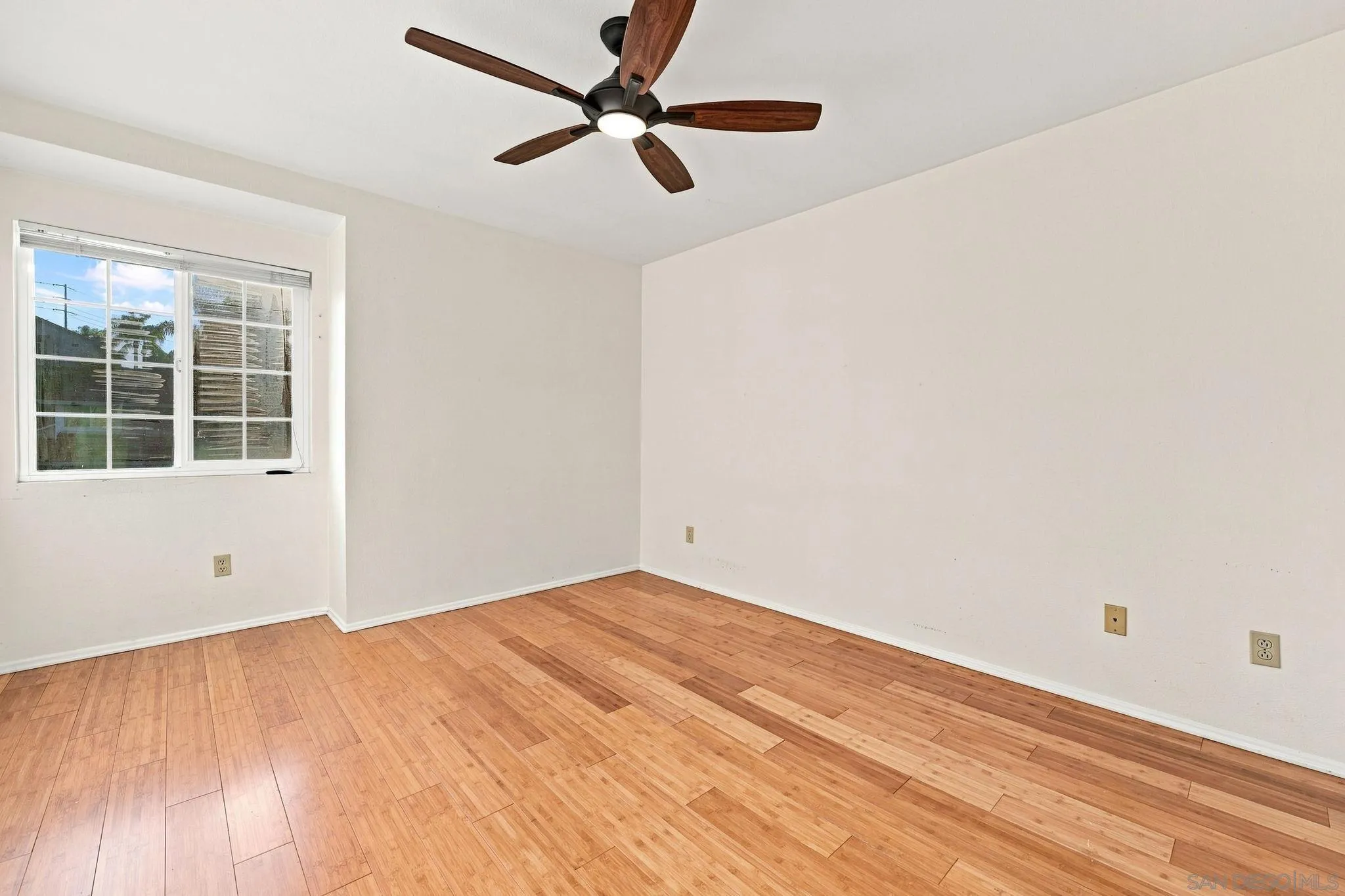 https://cdn.realtyfeed.com/cdn/127/260019722/1380ece4c6ee00e0bd94013ec979da55.webp