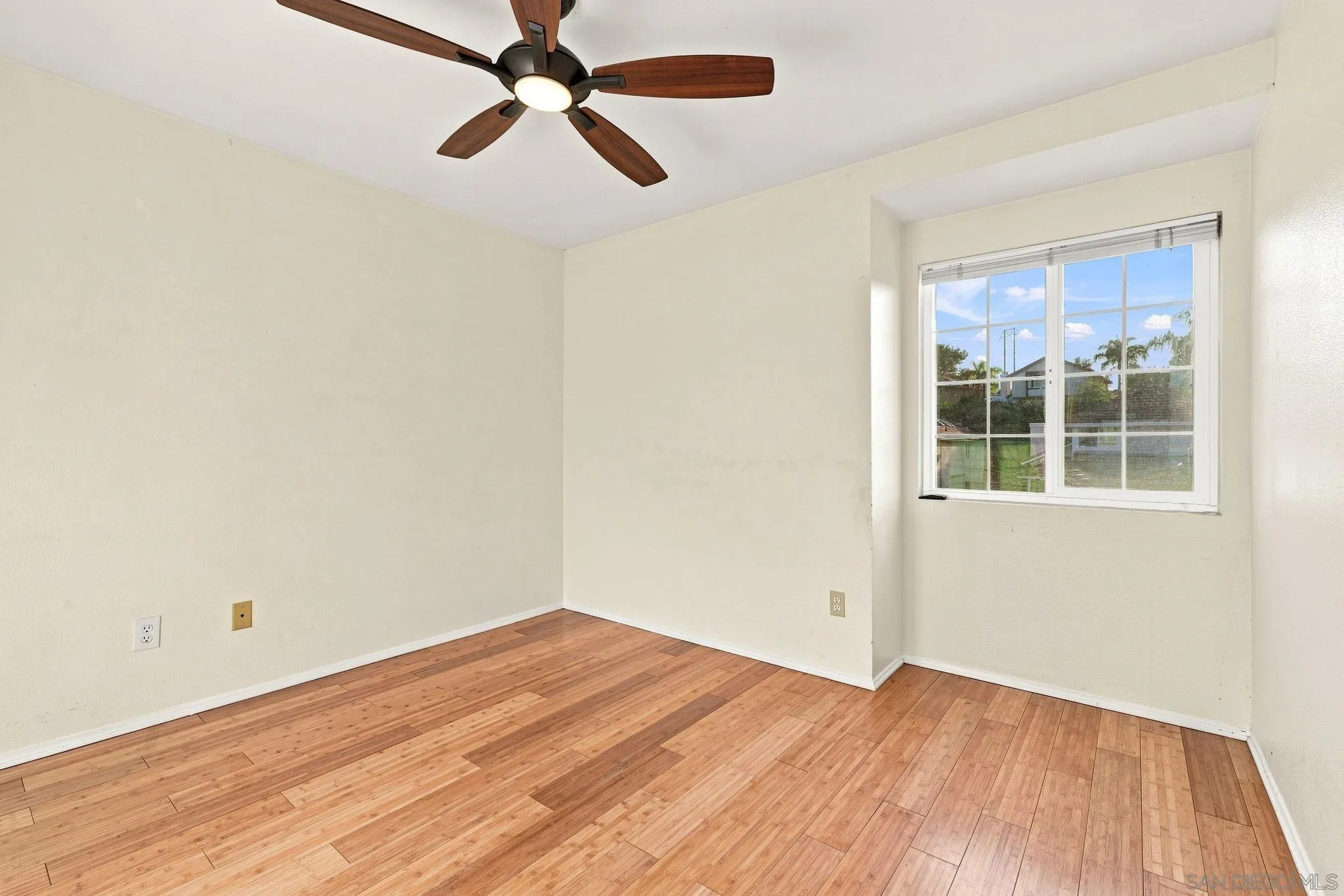 https://cdn.realtyfeed.com/cdn/127/260019722/18c6338ec0aae4ca90c376a5204c9117.webp