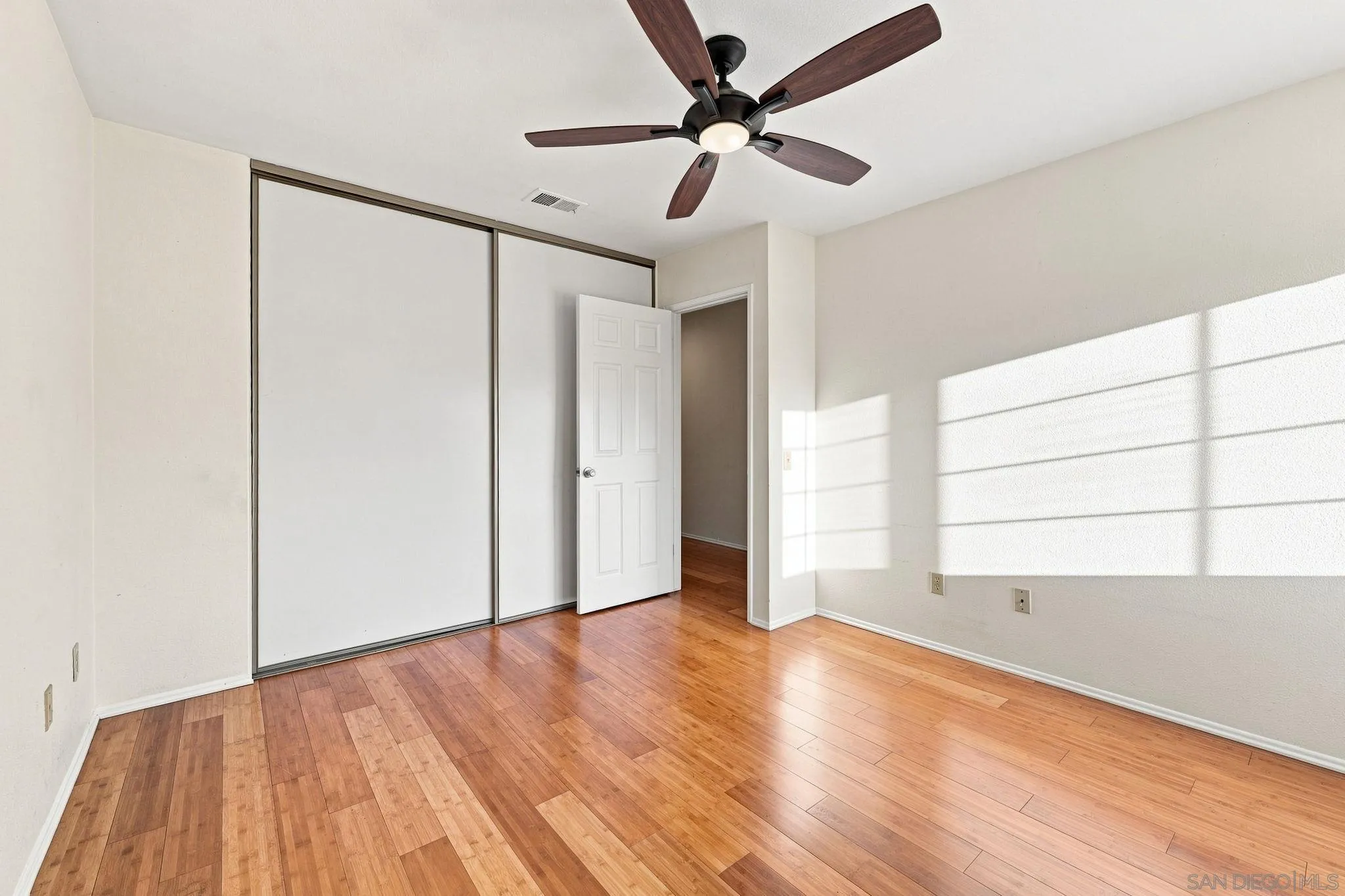 https://cdn.realtyfeed.com/cdn/127/260019722/417e4e27804ac22e7ff34425bb15d5e0.webp
