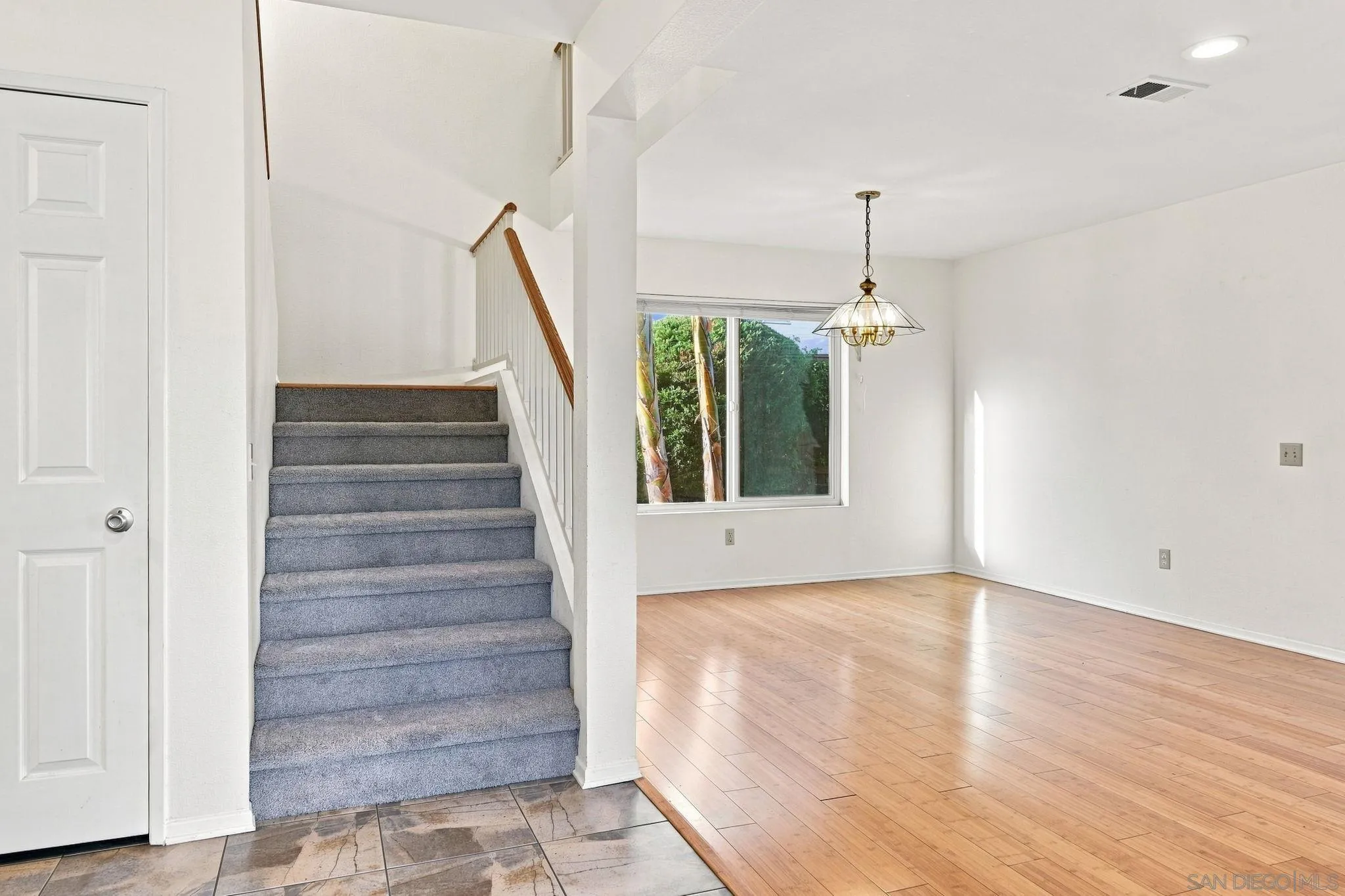 https://cdn.realtyfeed.com/cdn/127/260019722/4b58083676a5ec3811d722813a90de64.webp