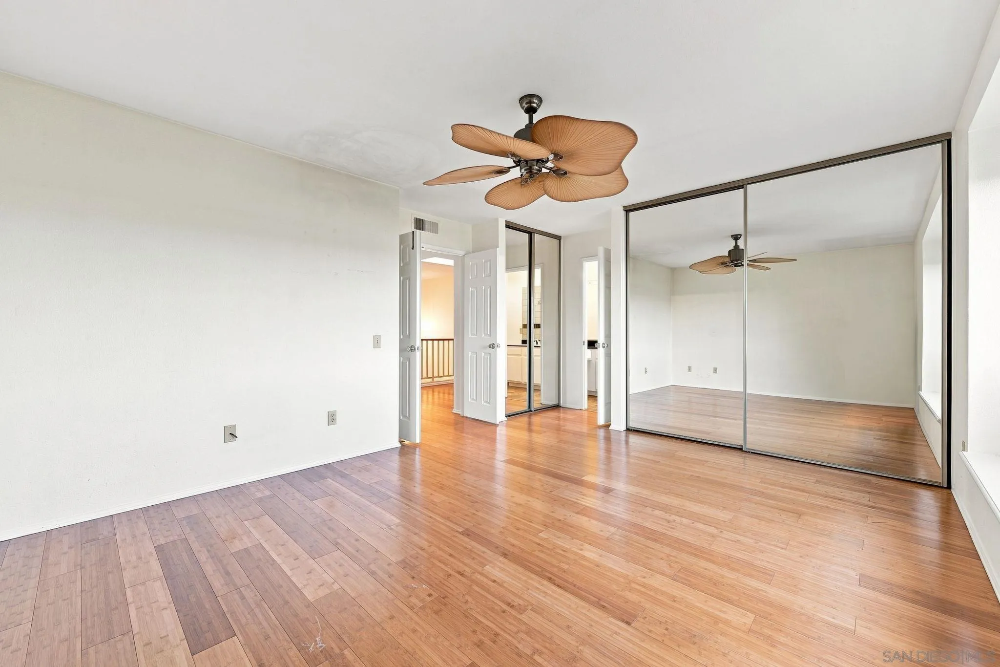 https://cdn.realtyfeed.com/cdn/127/260019722/628c96b49757605a535b21e90251a49d.webp
