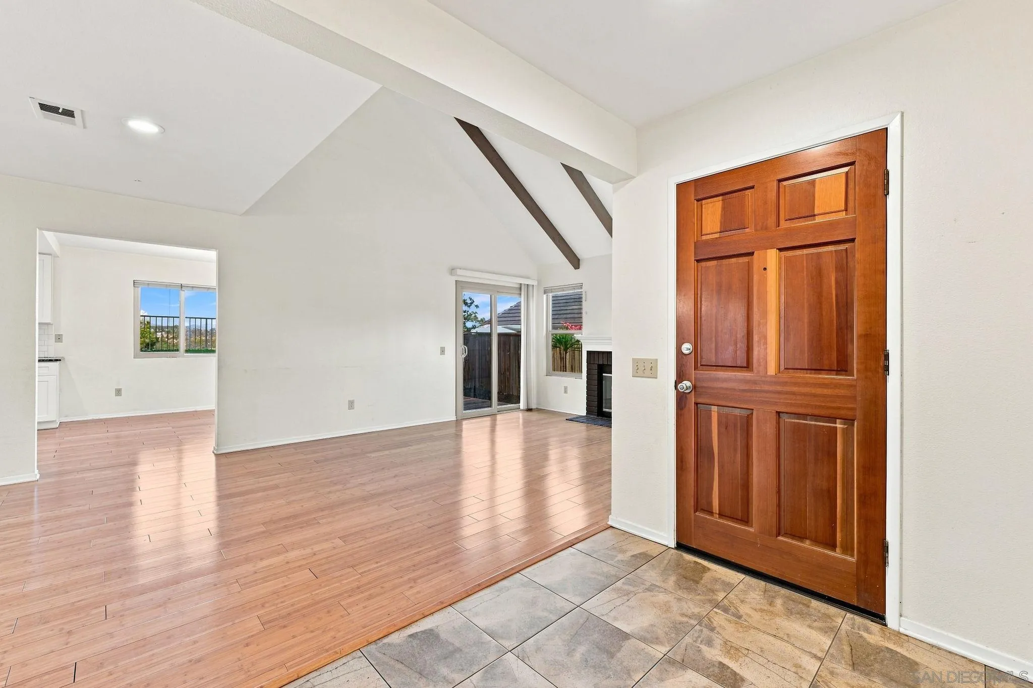 https://cdn.realtyfeed.com/cdn/127/260019722/c3af17bd1ba2afe1ca52aa2b3b4be8ed.webp