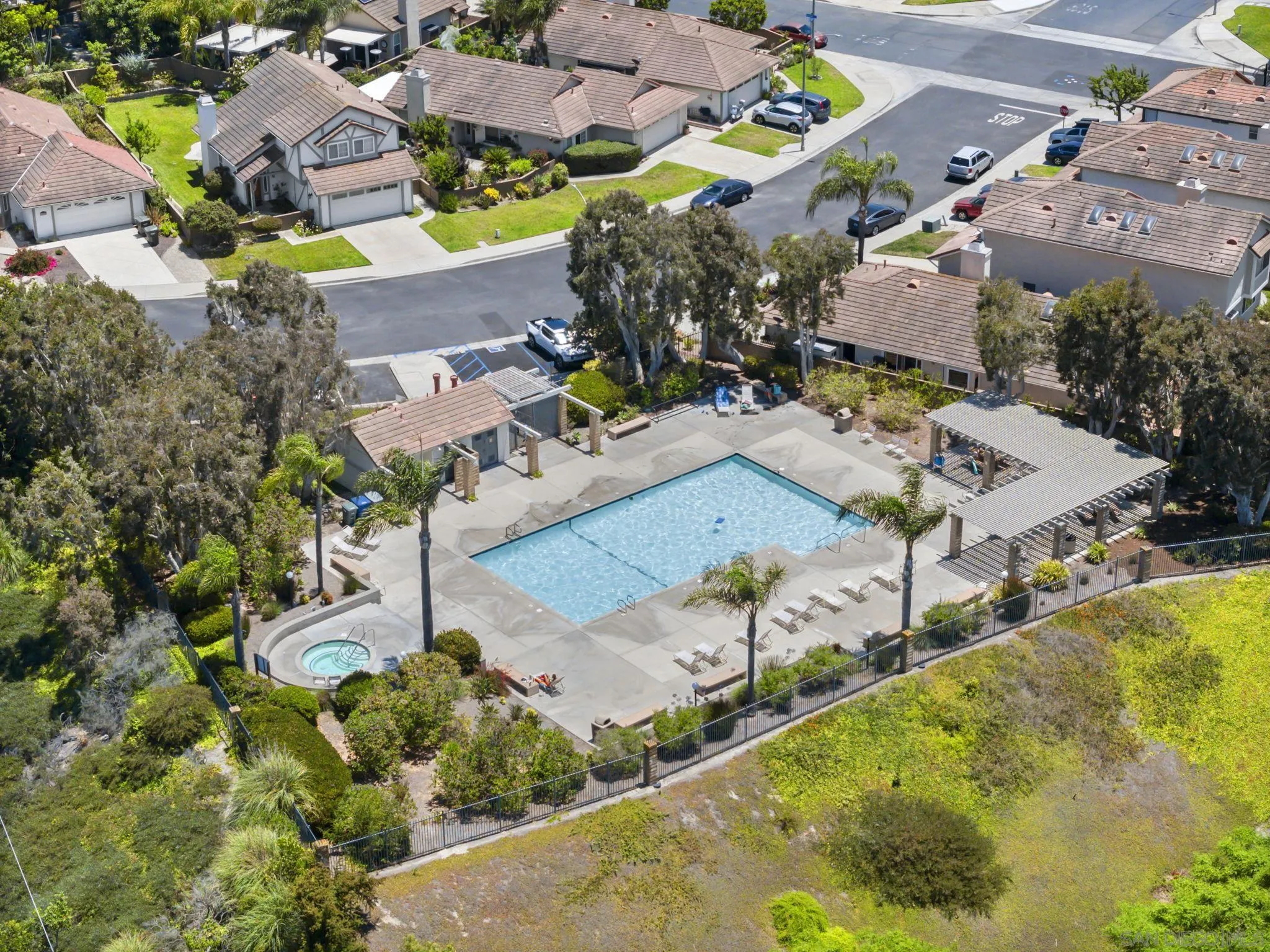 https://cdn.realtyfeed.com/cdn/127/260019722/ce1ebfa5748f50700f9ab1306e3f2cb9.webp