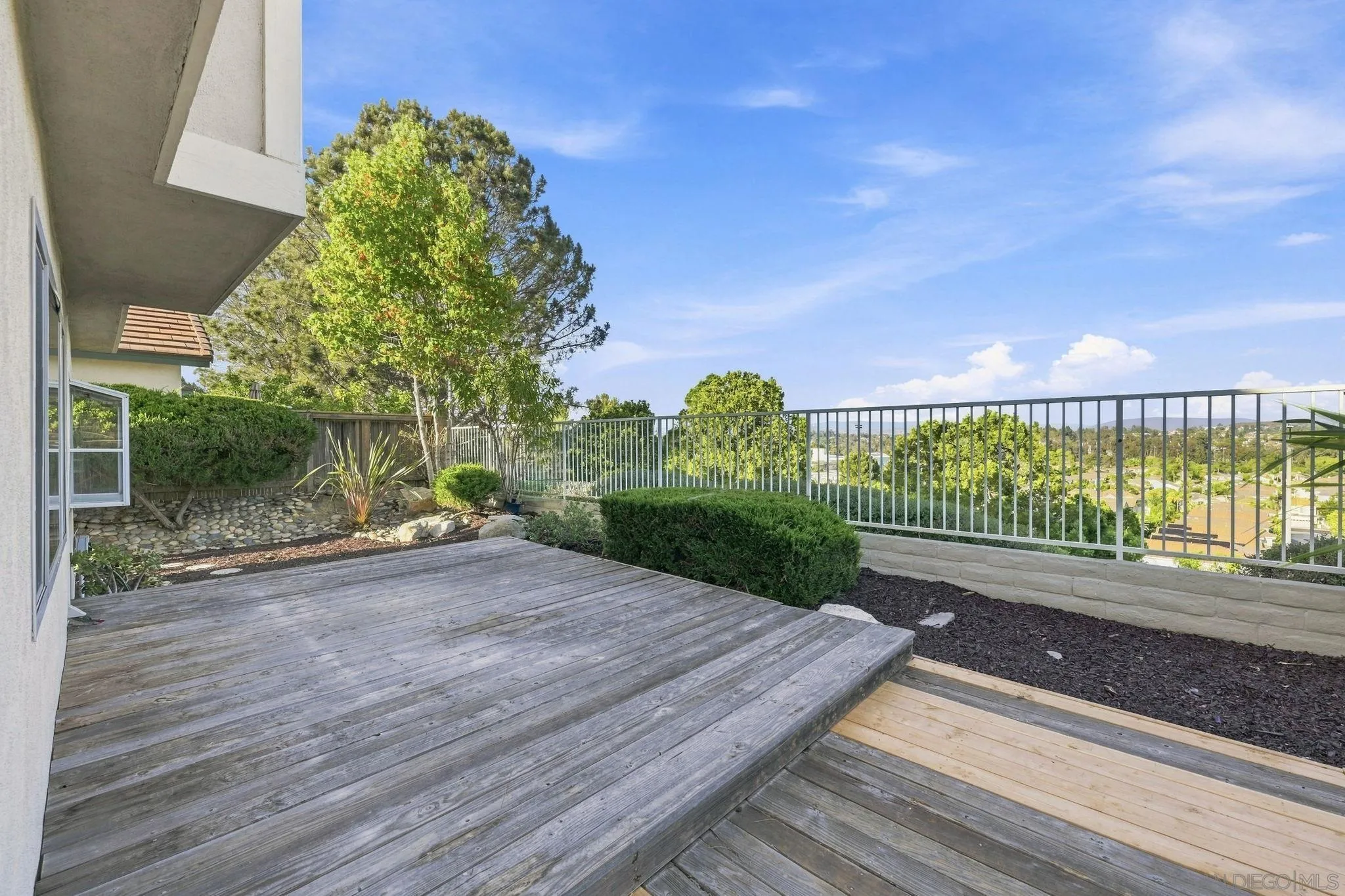 https://cdn.realtyfeed.com/cdn/127/260019722/ce7ff51f506dedbbf4daf73bd93c7ef1.webp