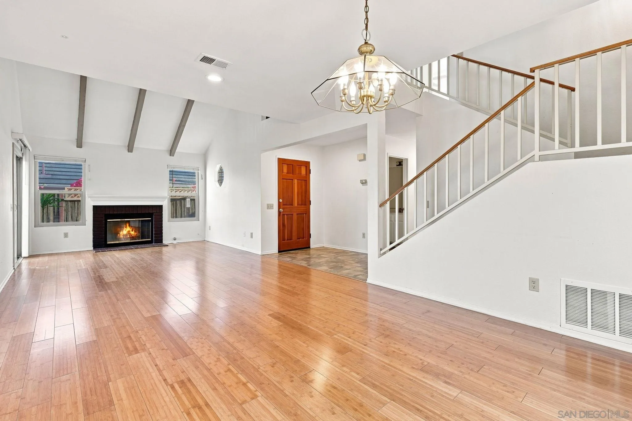 https://cdn.realtyfeed.com/cdn/127/260019722/d02fd64eb5cc8fe4e8b1ee7fa6226e4f.webp