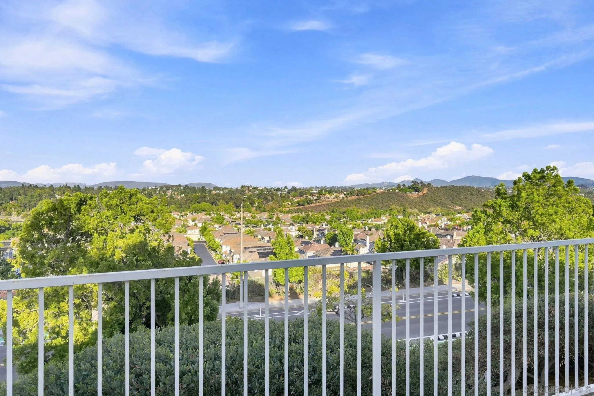 https://cdn.realtyfeed.com/cdn/127/260019722/d612312bdf734018cdef5118d5d53622.webp