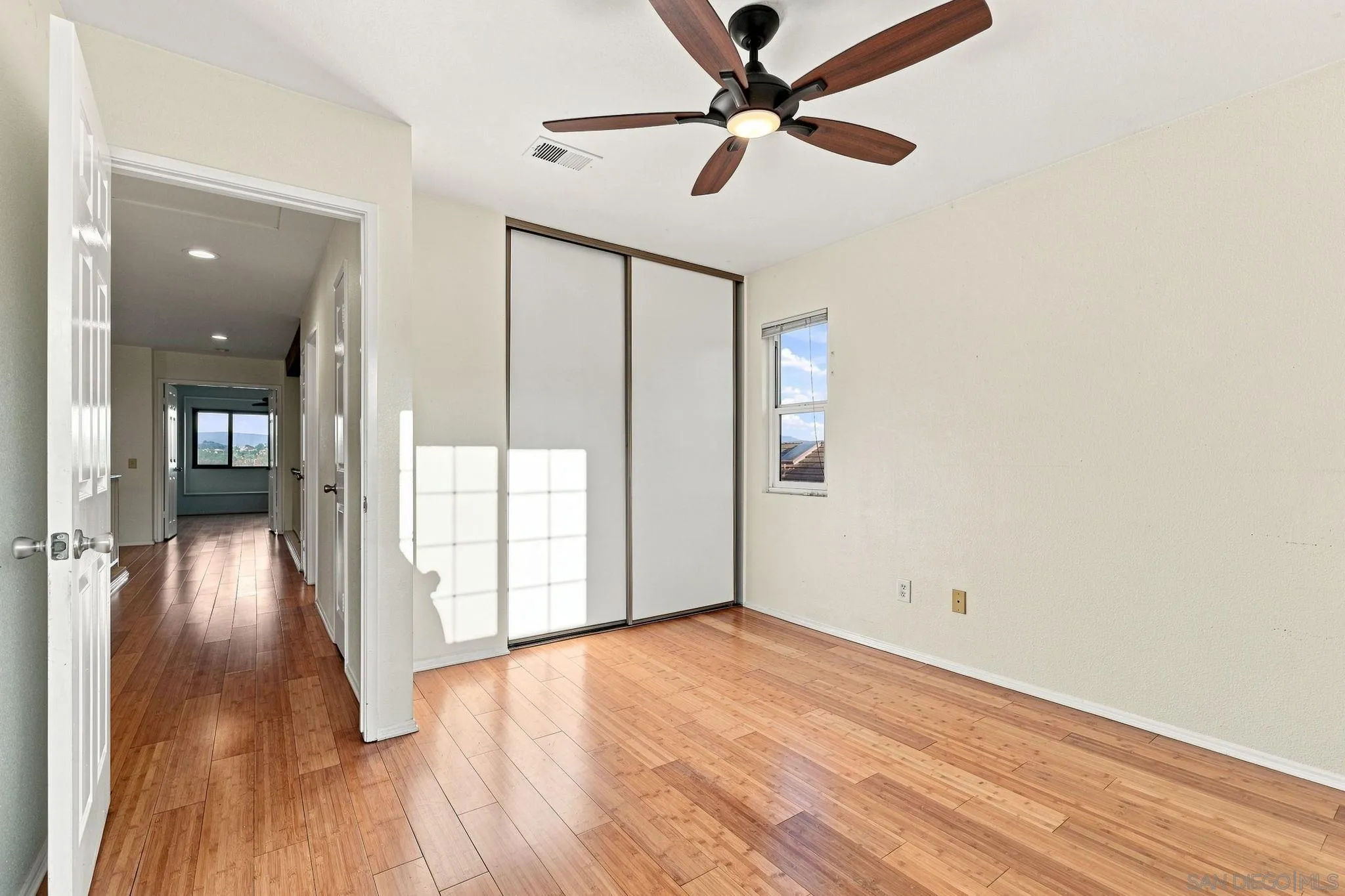 https://cdn.realtyfeed.com/cdn/127/260019722/ed965baaf05d525fea90bf4f5f1c5451.webp