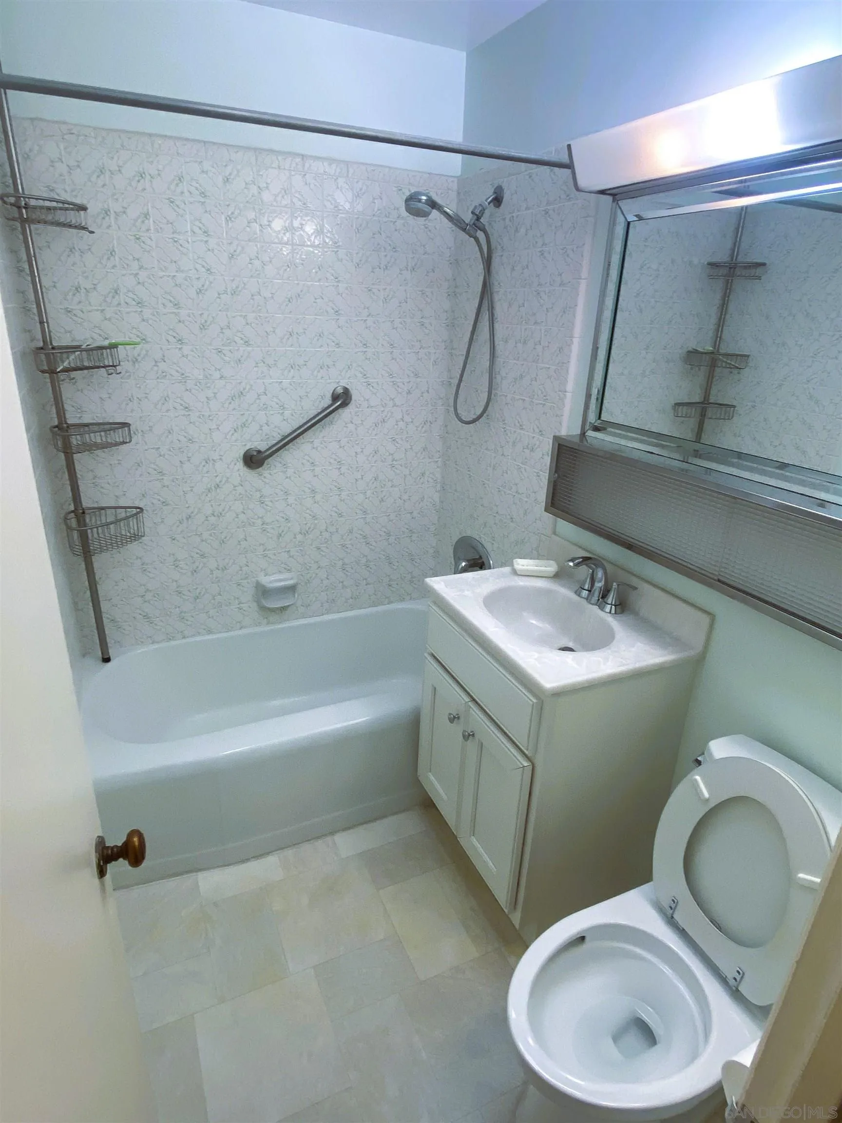 https://cdn.realtyfeed.com/cdn/127/260019723/1c927200eee176530b9d15b9a197ce16.webp