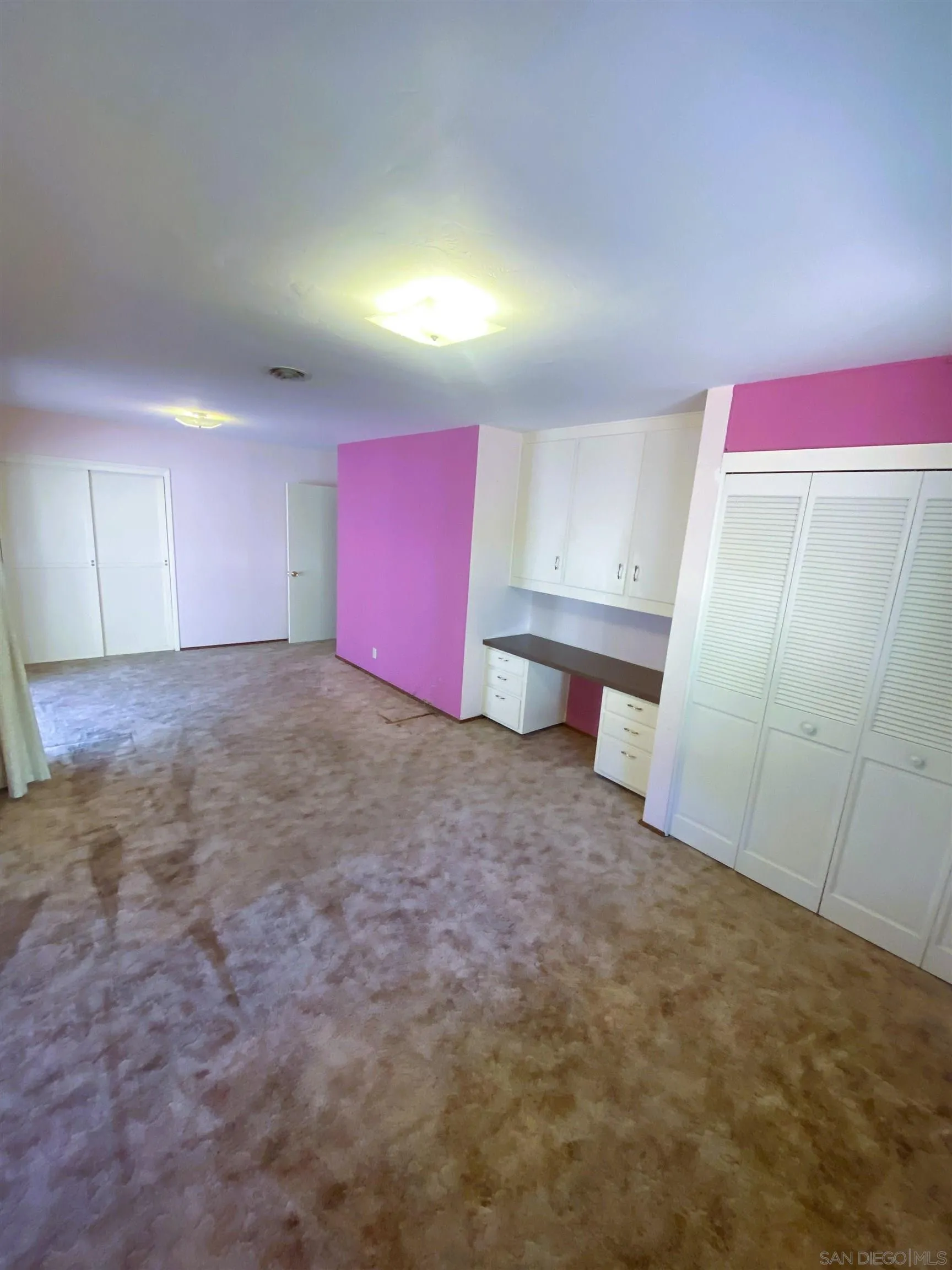 https://cdn.realtyfeed.com/cdn/127/260019723/1ce5bd10f2ab913a58f041365a2a0c96.webp