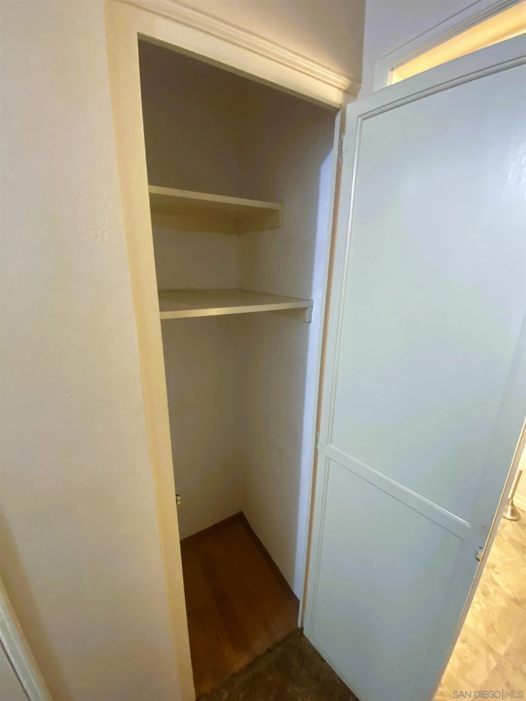 https://cdn.realtyfeed.com/cdn/127/260019723/3c8995ed09a2b90d1a65875067ec76c7.webp