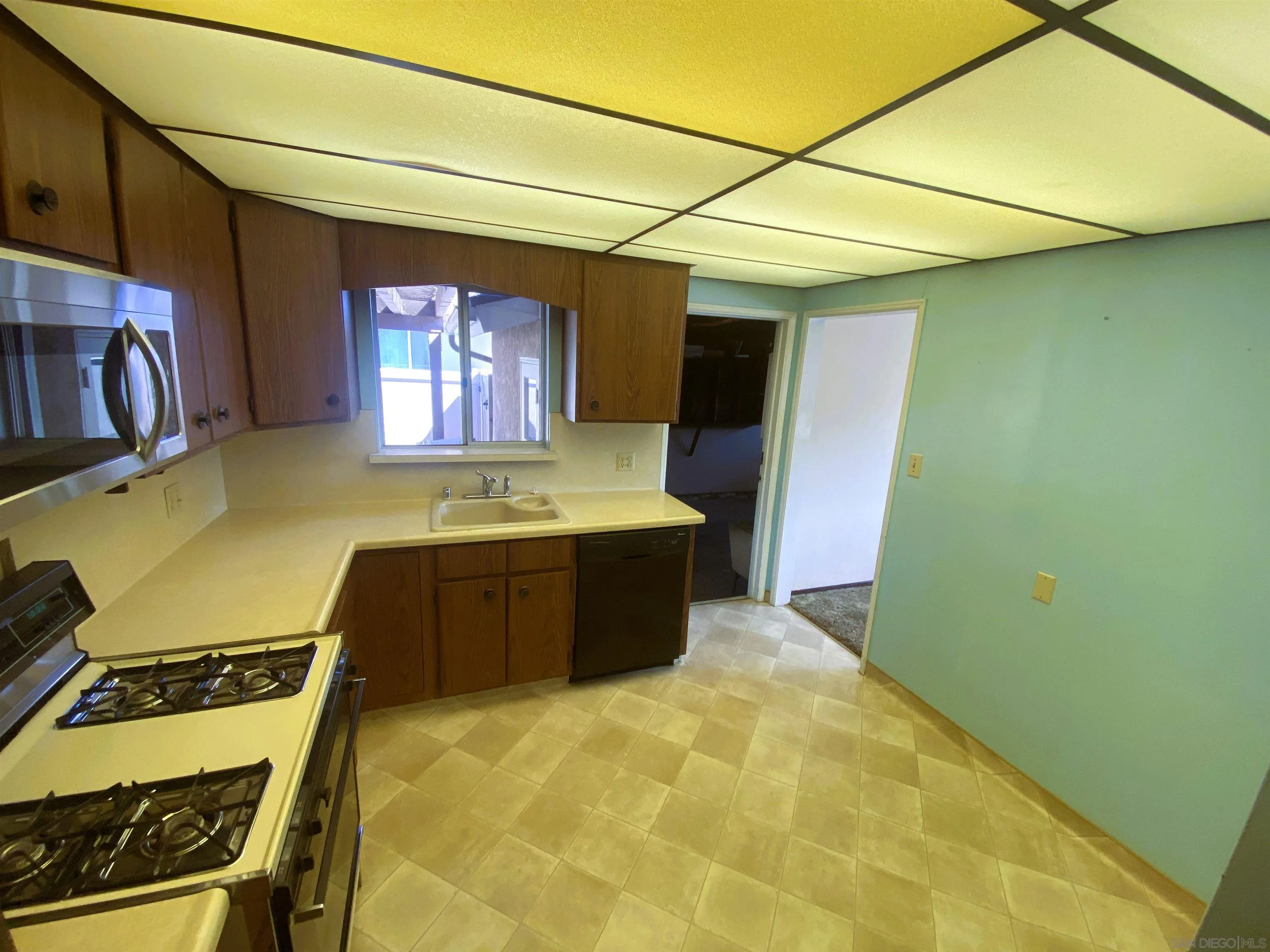 https://cdn.realtyfeed.com/cdn/127/260019723/82ce94cfcadd445b55dcb87213345b64.webp