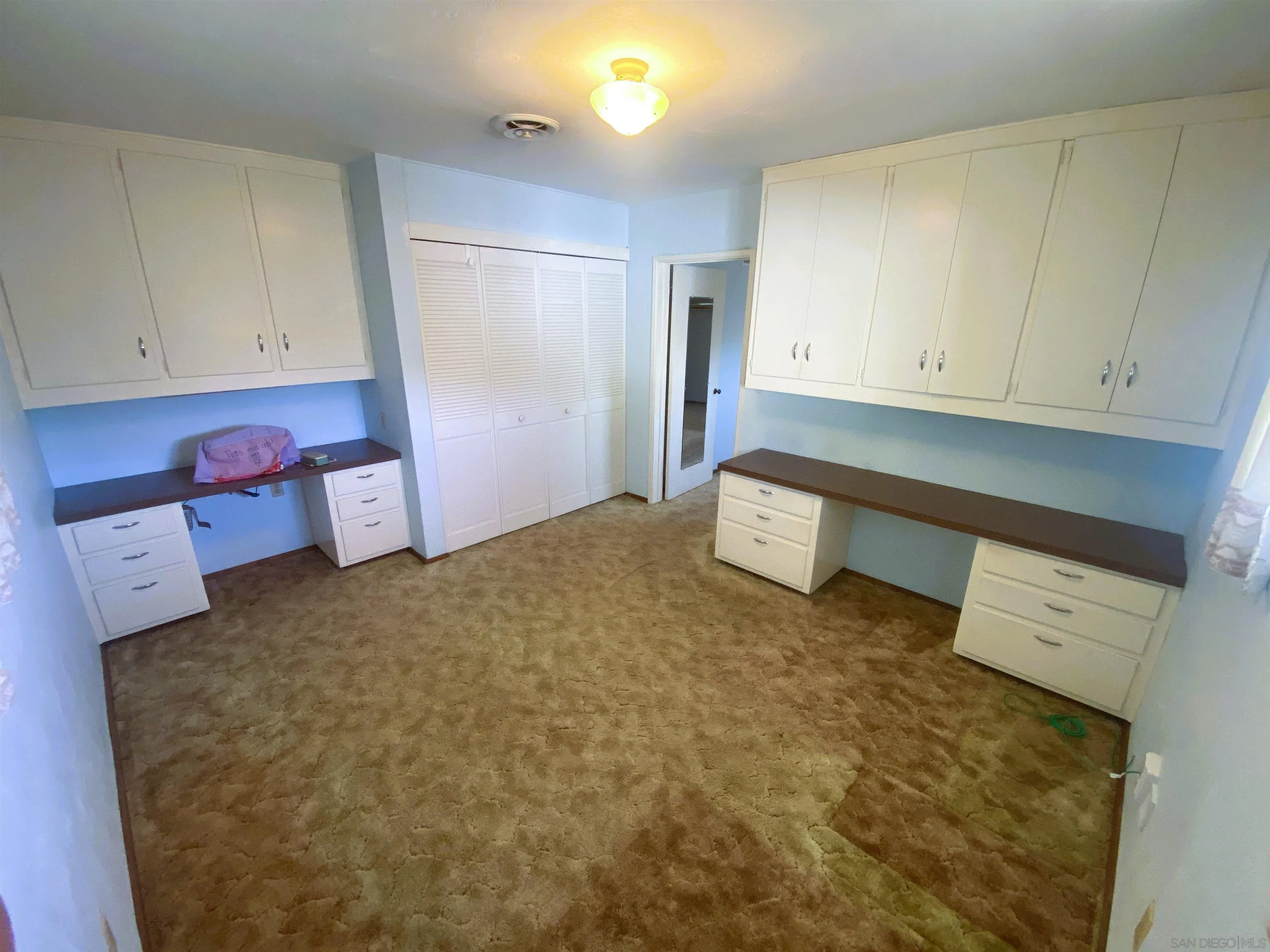 https://cdn.realtyfeed.com/cdn/127/260019723/883cdbeff08fd7927f153087af518029.webp