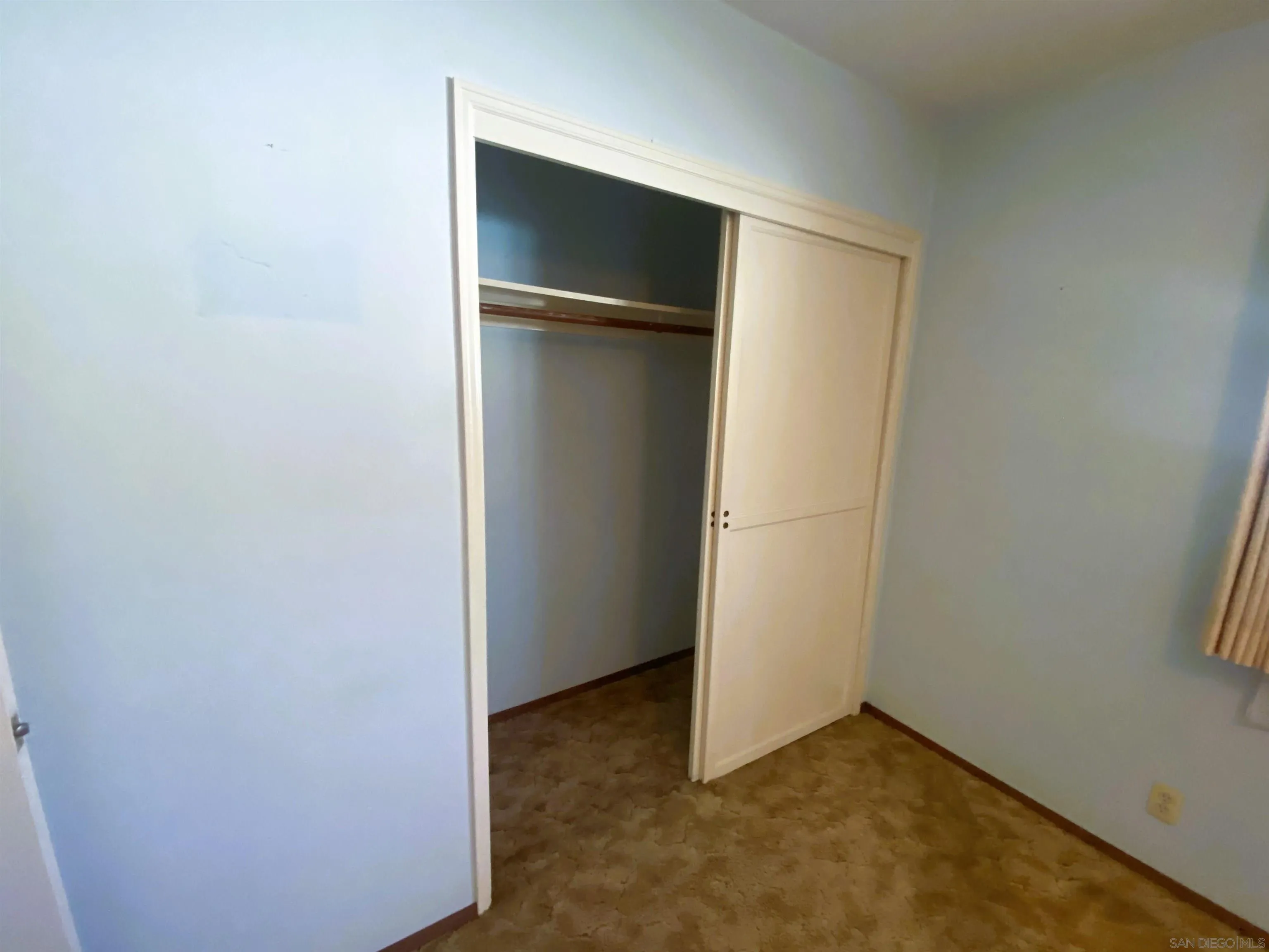 https://cdn.realtyfeed.com/cdn/127/260019723/f6aff148cf45d141e62c32562b383b8f.webp
