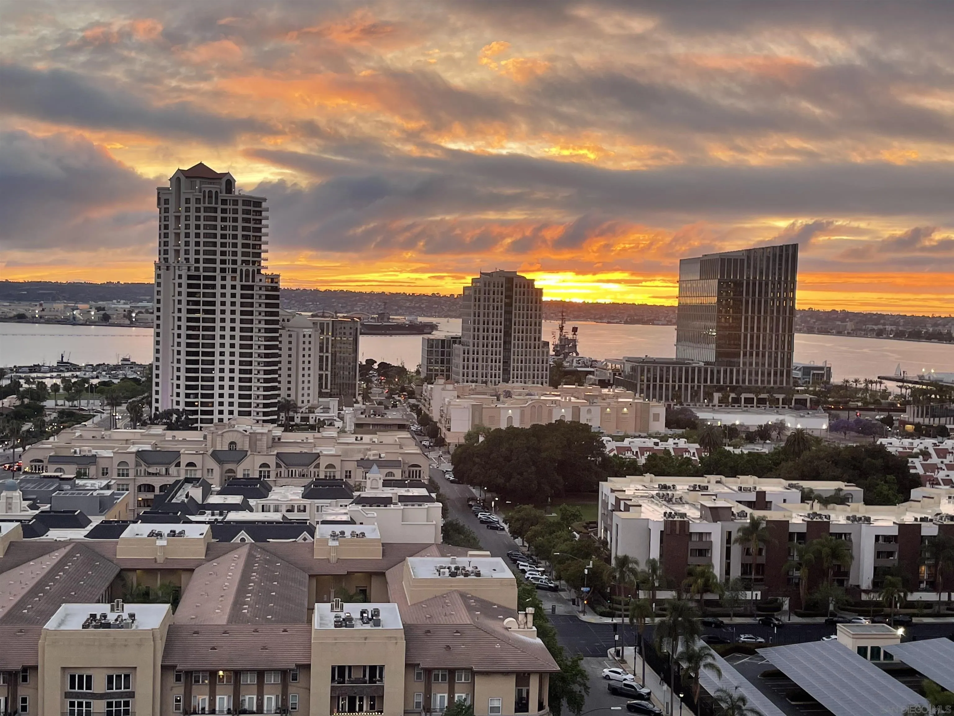 645 Front Street Unit 1806, San Diego, CA 92101 - Photo 2 of 34, San Diego, CA