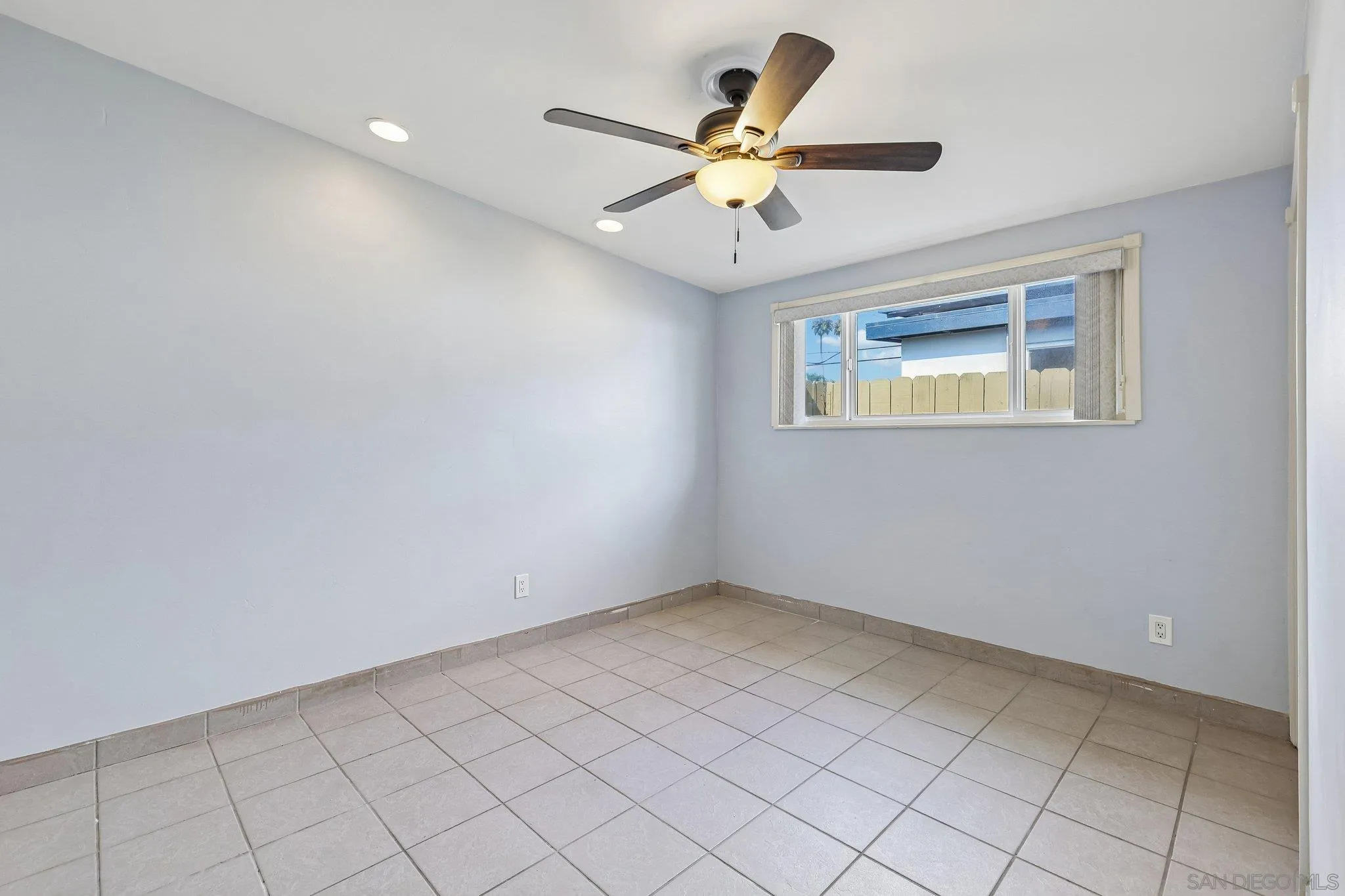 https://cdn.realtyfeed.com/cdn/127/260019728/1eedf65506ab061e71c5dedc60a72639.webp