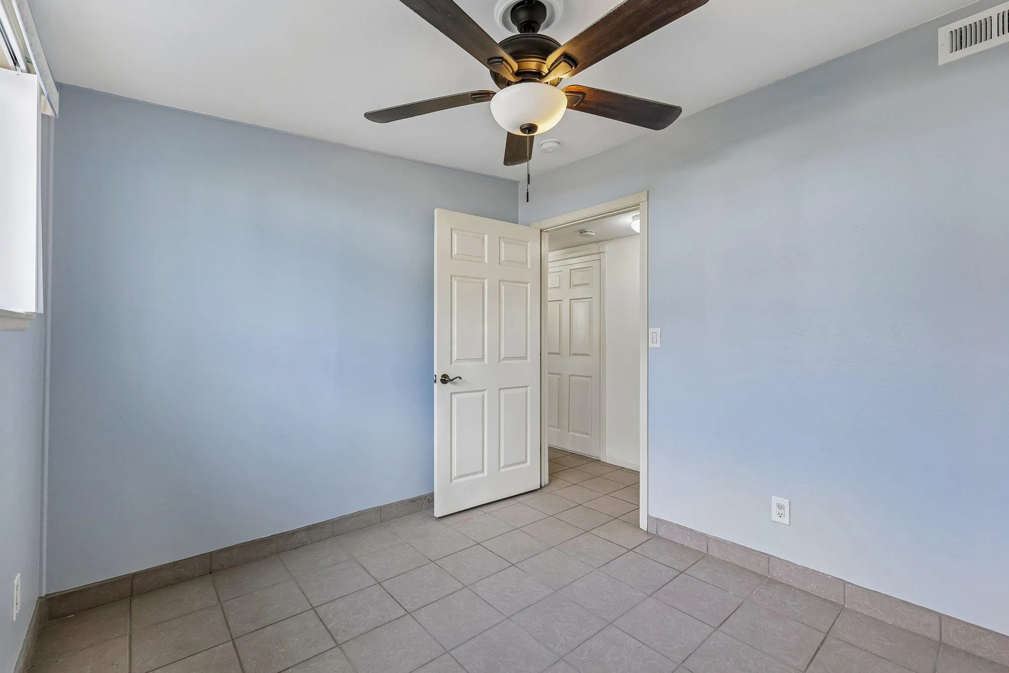 https://cdn.realtyfeed.com/cdn/127/260019728/6debe0b2f9b67ffb7b975dd26a26edef.webp