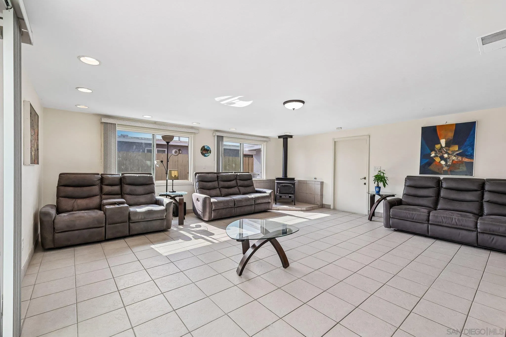 https://cdn.realtyfeed.com/cdn/127/260019728/7198d939923b6f19f8335a603e1f8b4e.webp