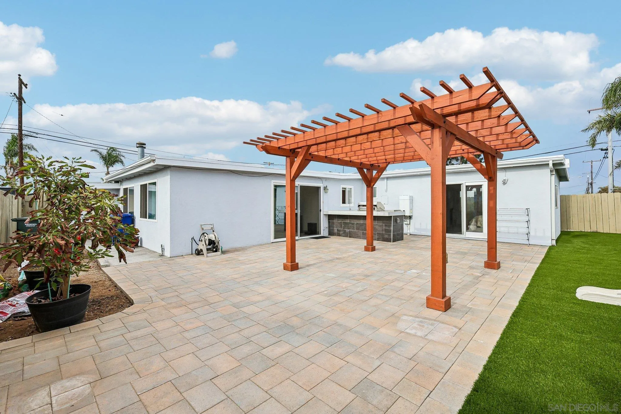 https://cdn.realtyfeed.com/cdn/127/260019728/a0b6e761bb9a309dc6e45f93abb0ff40.webp