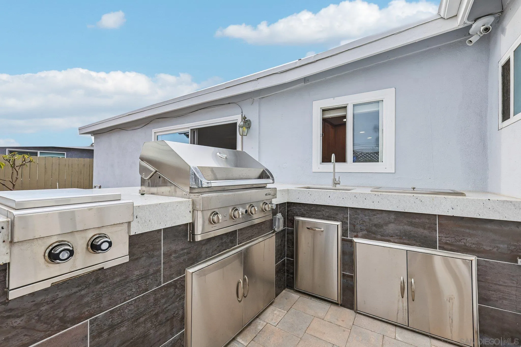 https://cdn.realtyfeed.com/cdn/127/260019728/ea46d19496957e7fc932320de8d485a9.webp