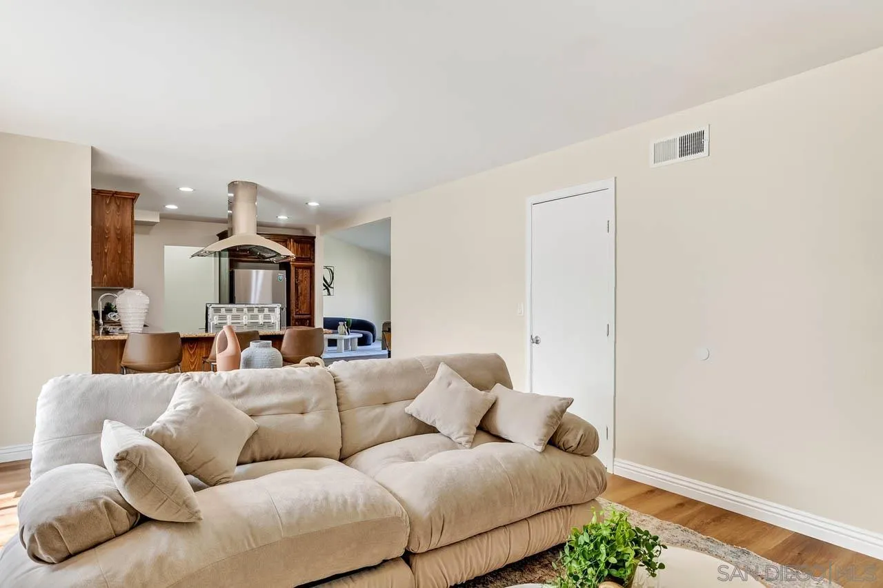 520 La Barca St, Spring Valley, CA 91977 - Photo 5 of 37, Spring Valley, CA
