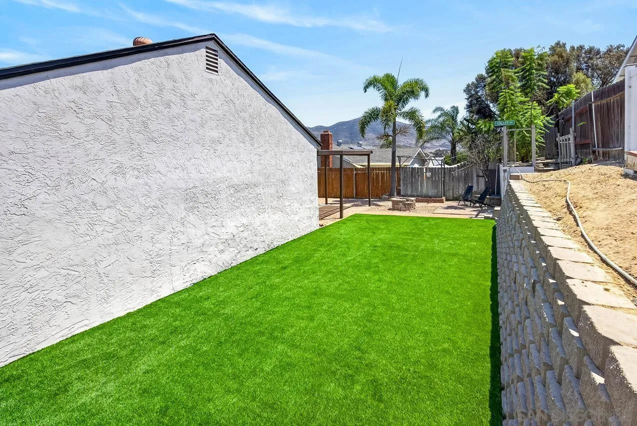 https://cdn.realtyfeed.com/cdn/127/260019732/4cce26278d5a8aba59e802ed050a966b.webp