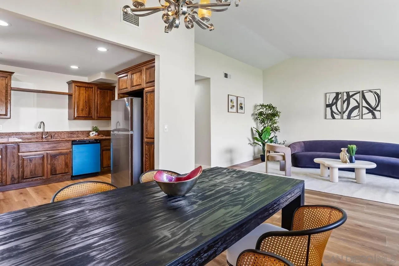https://cdn.realtyfeed.com/cdn/127/260019732/9d0807f92acf5e7c0c6ebea24de82faa.webp
