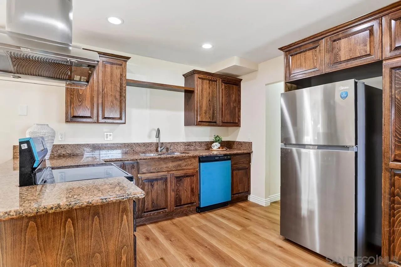 https://cdn.realtyfeed.com/cdn/127/260019732/ebcd1d7c4ff0902492d3ef3e41c78c40.webp