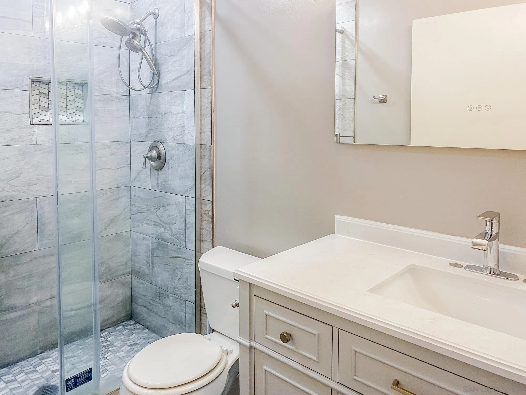Photo #7: 260019734 Listing: Photo #7