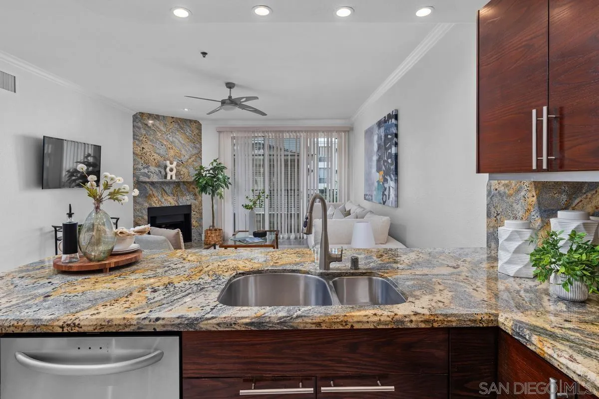 Photo #15: 260019737 Listing: Photo #15