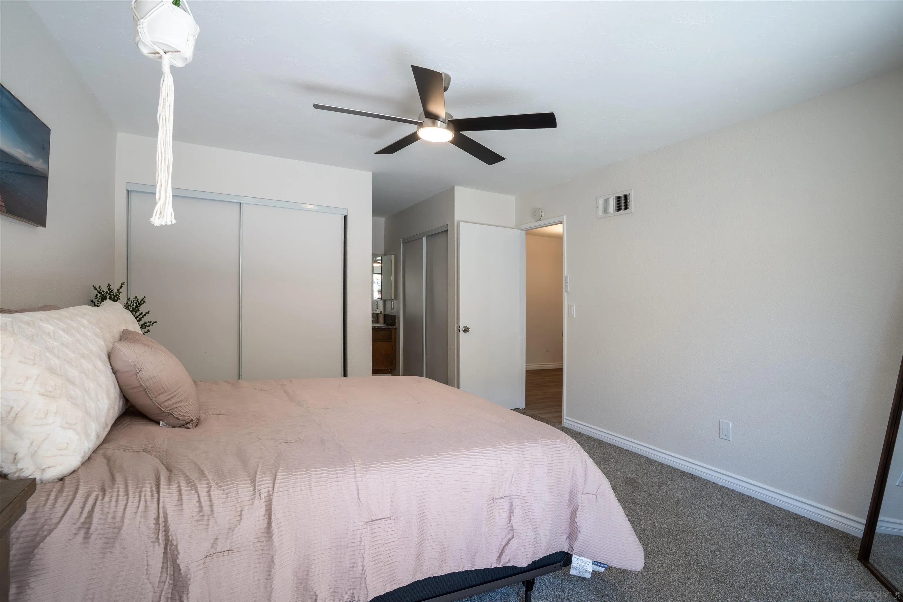Photo #9: 260019738 Listing: Photo #9