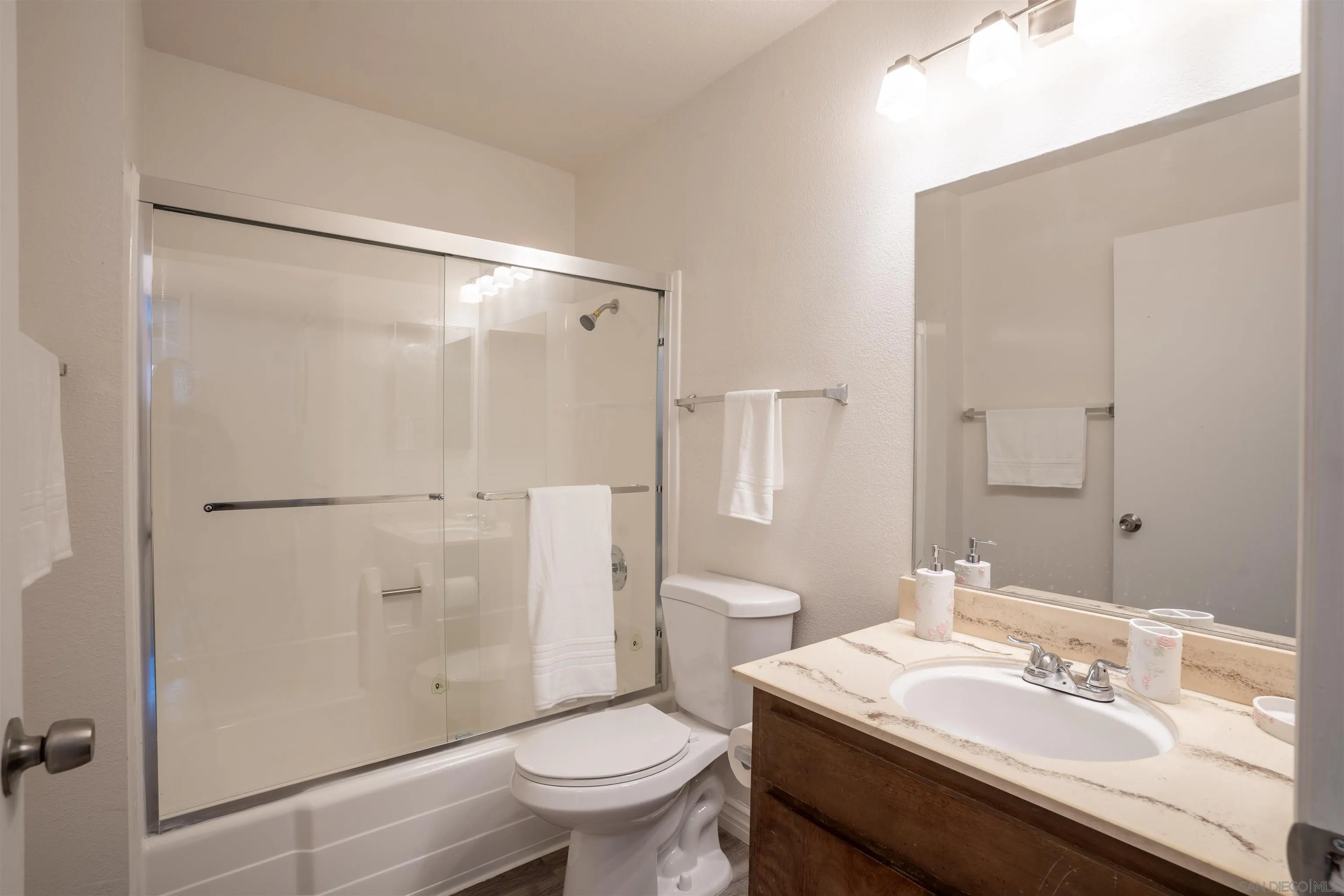 Photo #15: 260019738 Listing: Photo #15