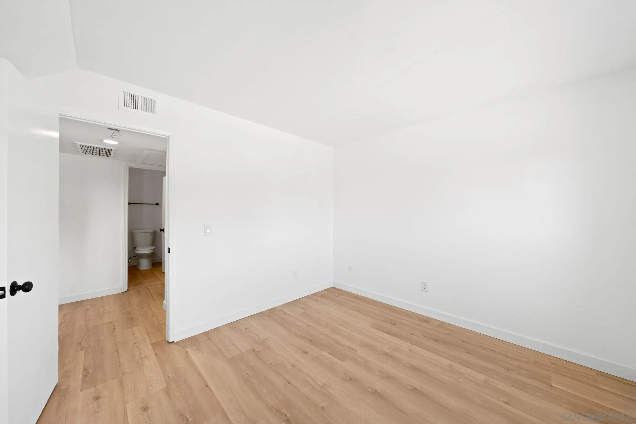 Photo #26: 260019740 Listing: Photo #26