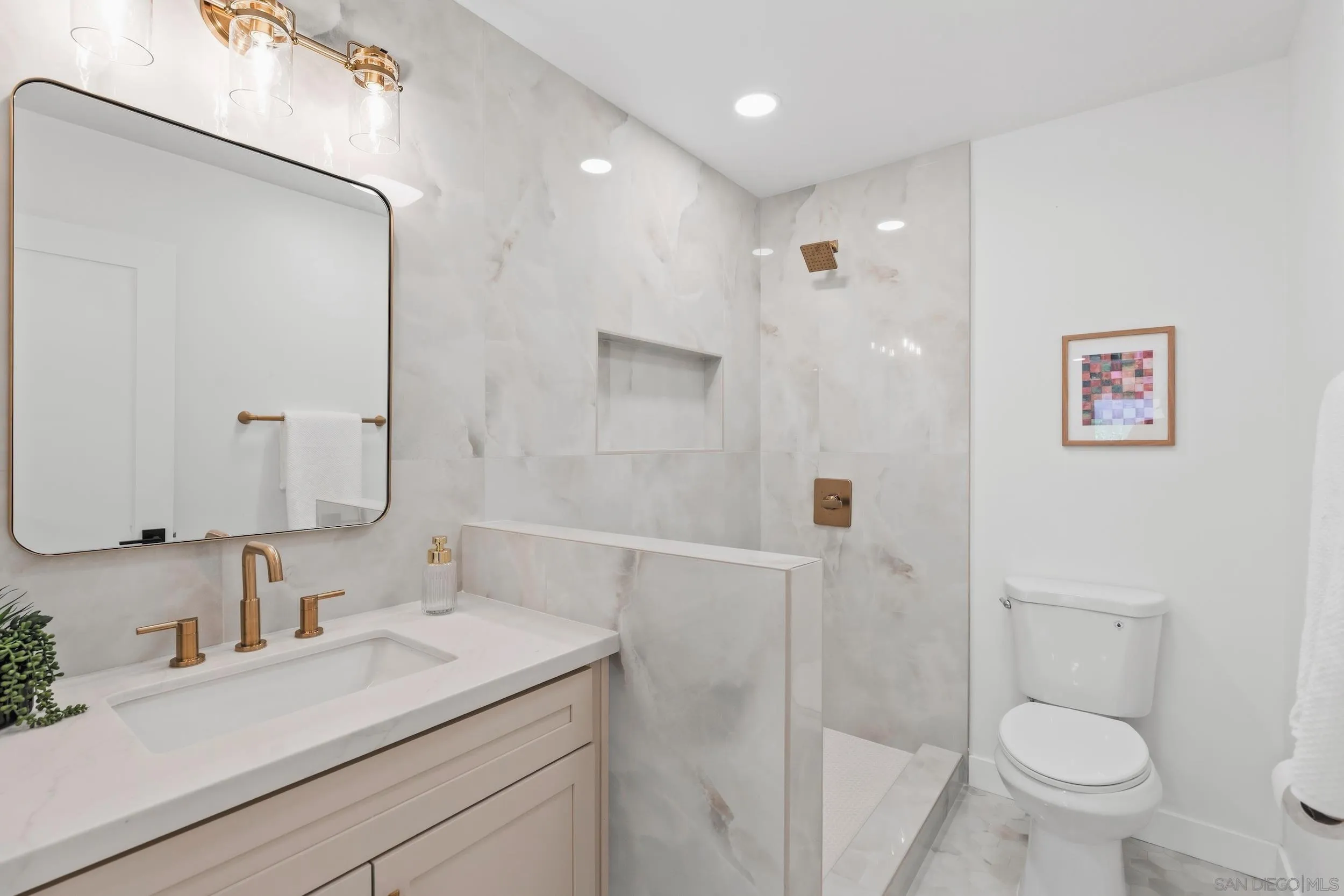 https://cdn.realtyfeed.com/cdn/127/260019741/2d49dbc3df37f3e67eb4f585077f973a.webp