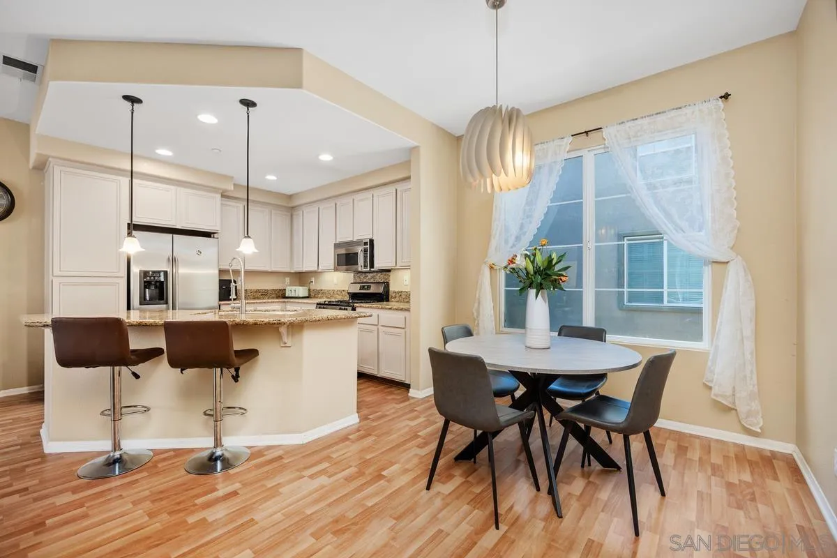 https://cdn.realtyfeed.com/cdn/127/260019745/2c9f5c091973381cde3635966ff2590d.webp