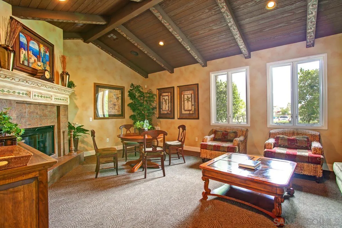 https://cdn.realtyfeed.com/cdn/127/260019745/7773b6fc2e671eb4751e45938c94207d.webp