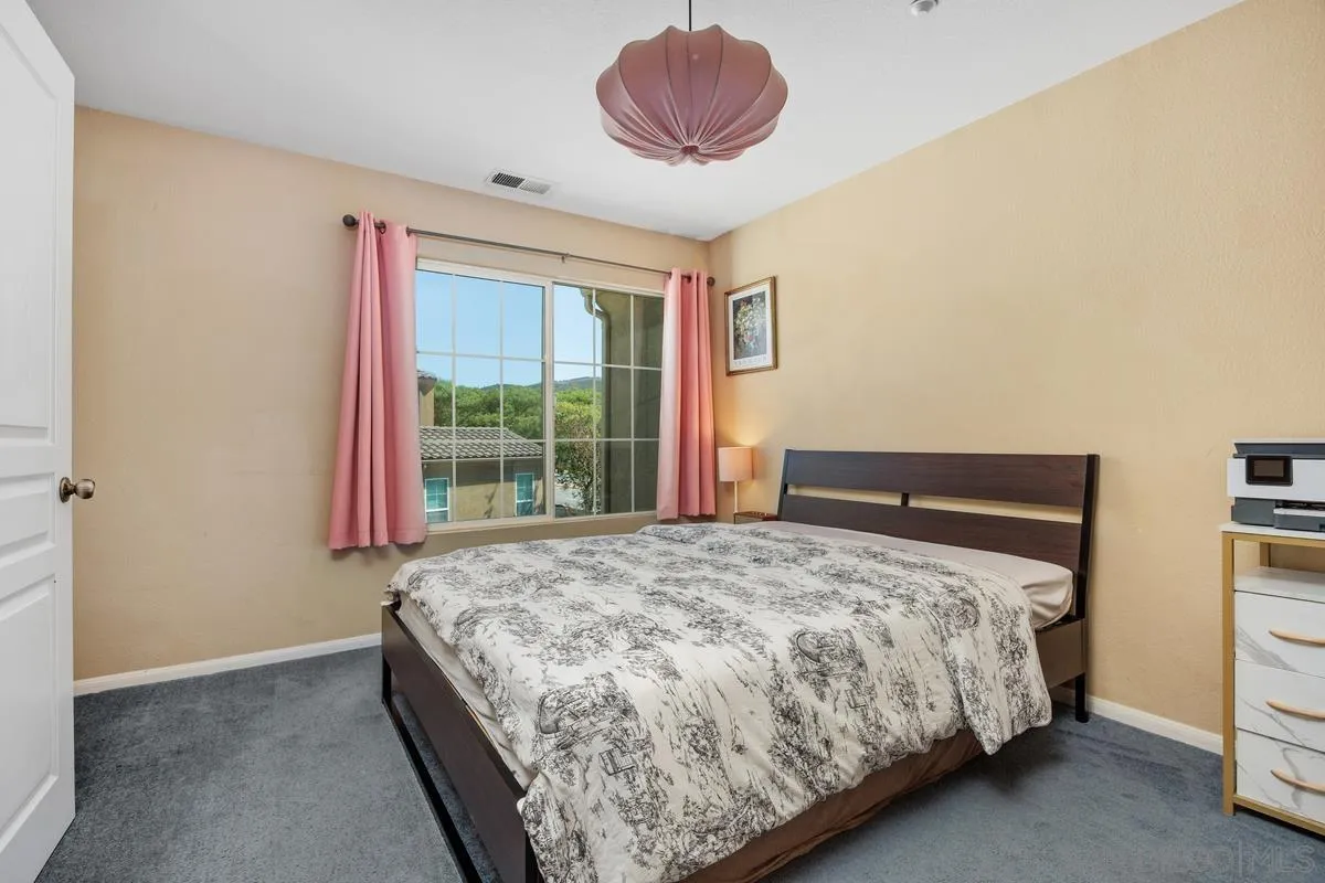 https://cdn.realtyfeed.com/cdn/127/260019745/9d9ba82d1b581f2a24cff43df97918e5.webp