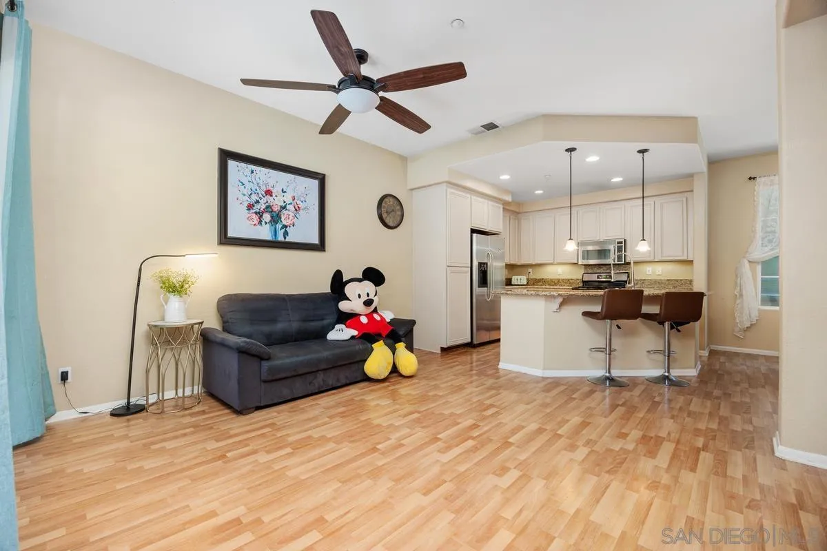 https://cdn.realtyfeed.com/cdn/127/260019745/d2ce1866665be5f4c63023dea24cd4f7.webp