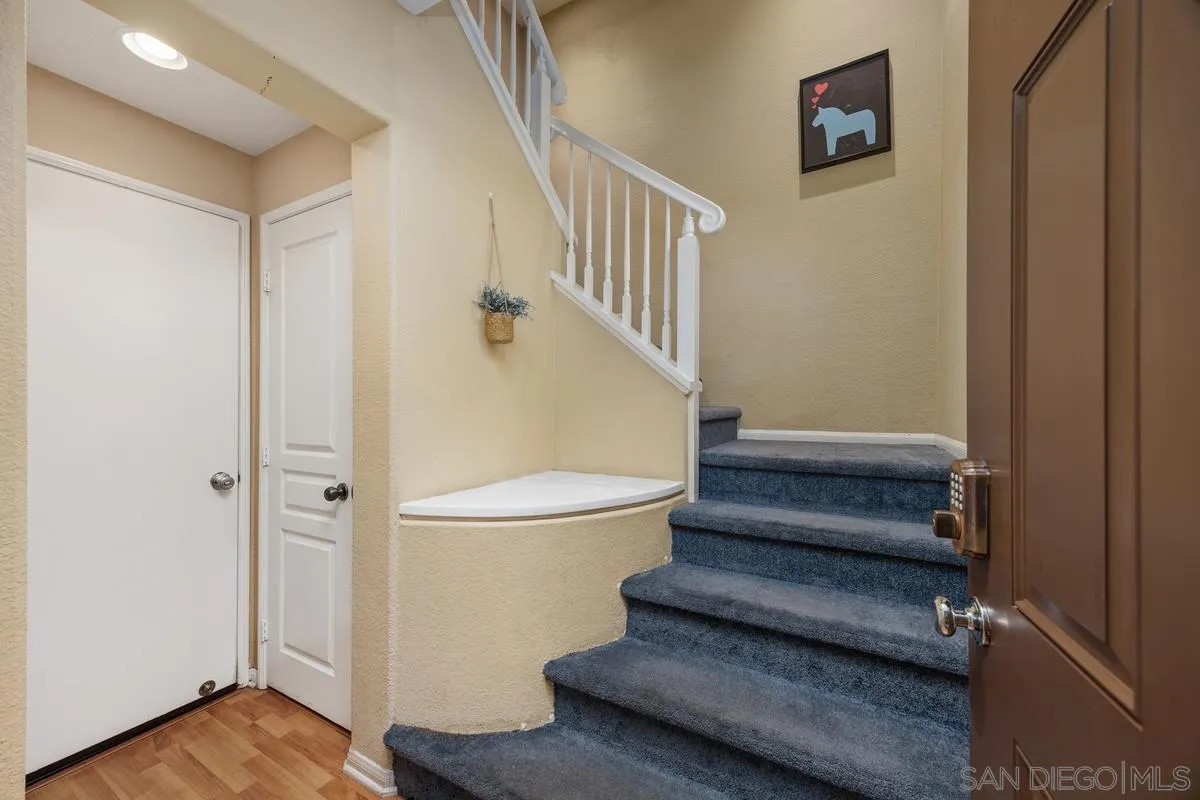 https://cdn.realtyfeed.com/cdn/127/260019745/d586ae0b6f73eb902bbd82a214907216.webp