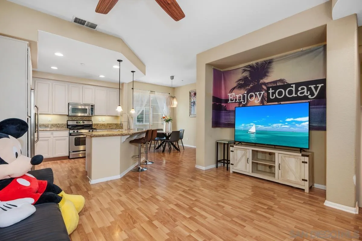 https://cdn.realtyfeed.com/cdn/127/260019745/ea8700a67c9e6ff95ba8bf210d9899ee.webp