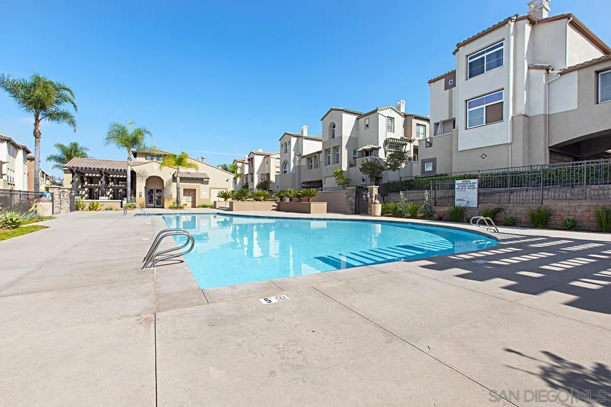 https://cdn.realtyfeed.com/cdn/127/260019745/fecbf6b1d24a9fb05d042893978eec51.webp