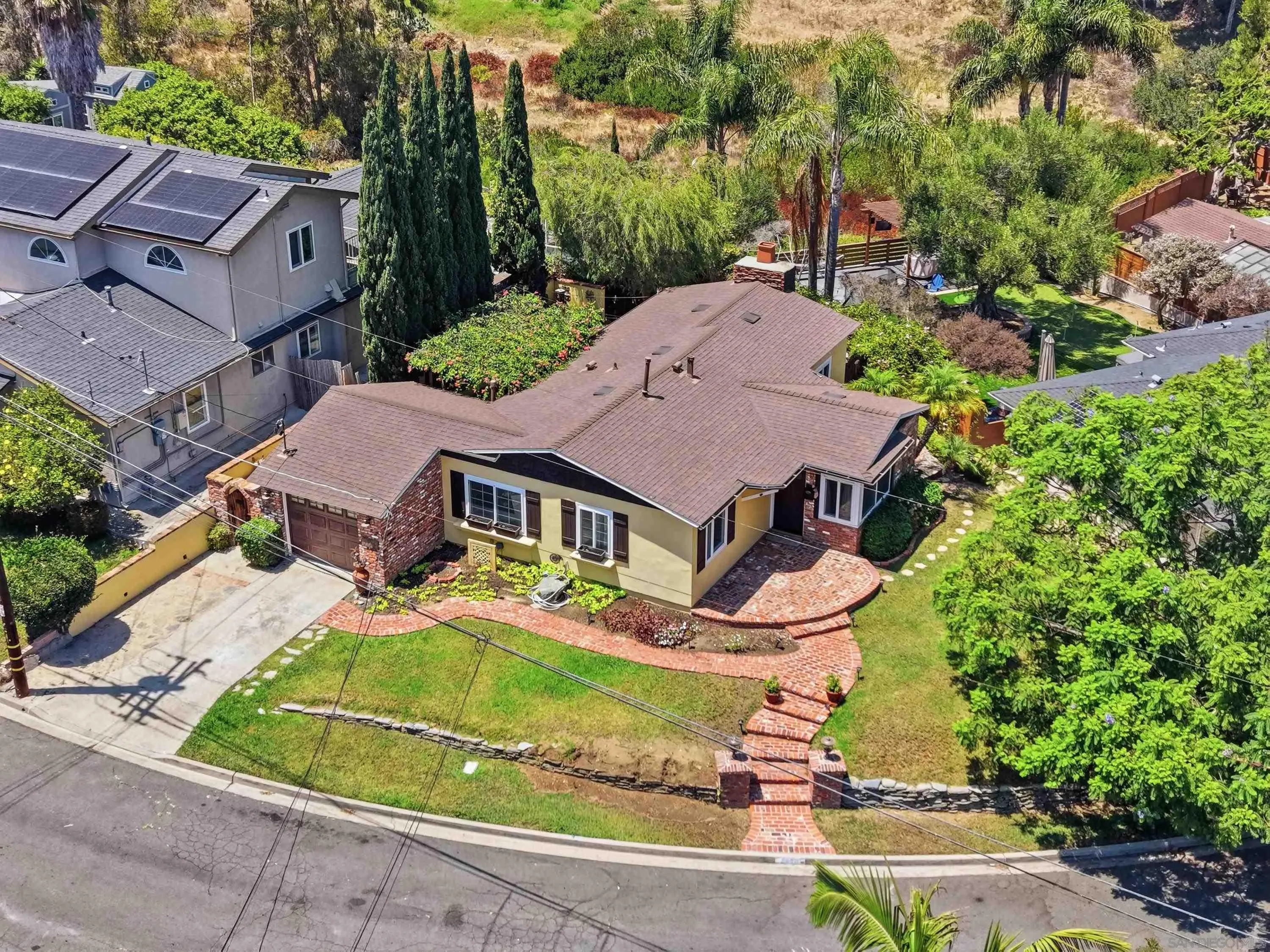 https://cdn.realtyfeed.com/cdn/127/260019746/25a09843c073133ab2e84e04bf3eff0e.webp
