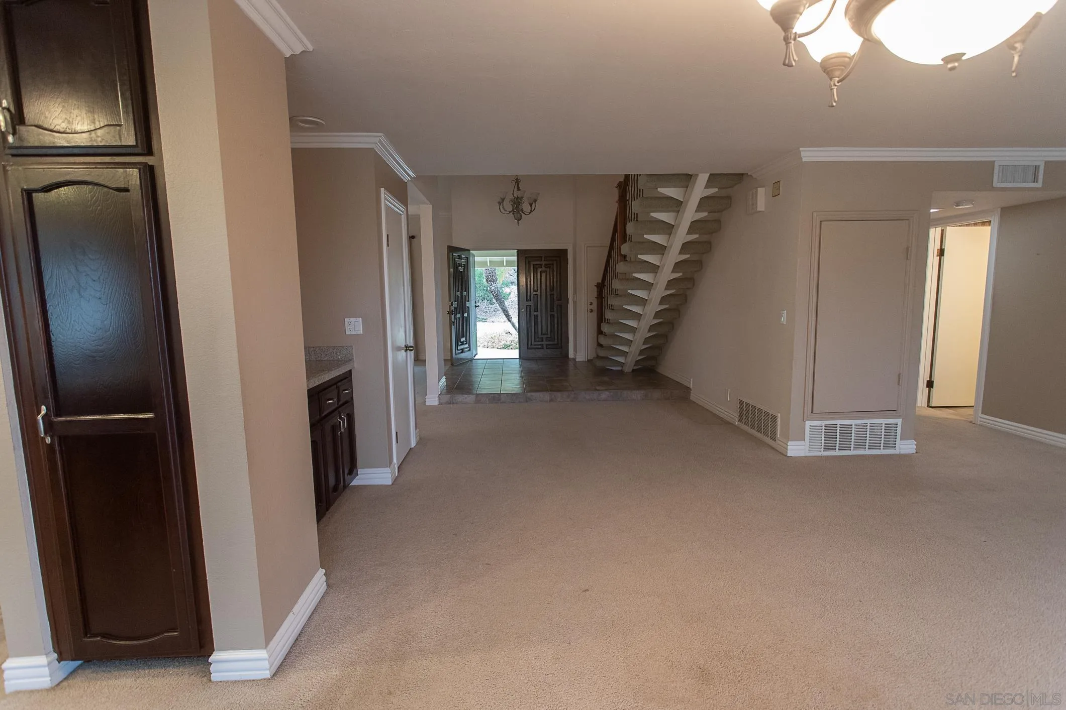 https://cdn.realtyfeed.com/cdn/127/260019749/389d4191bd340d5d938d813b28d3758d.webp