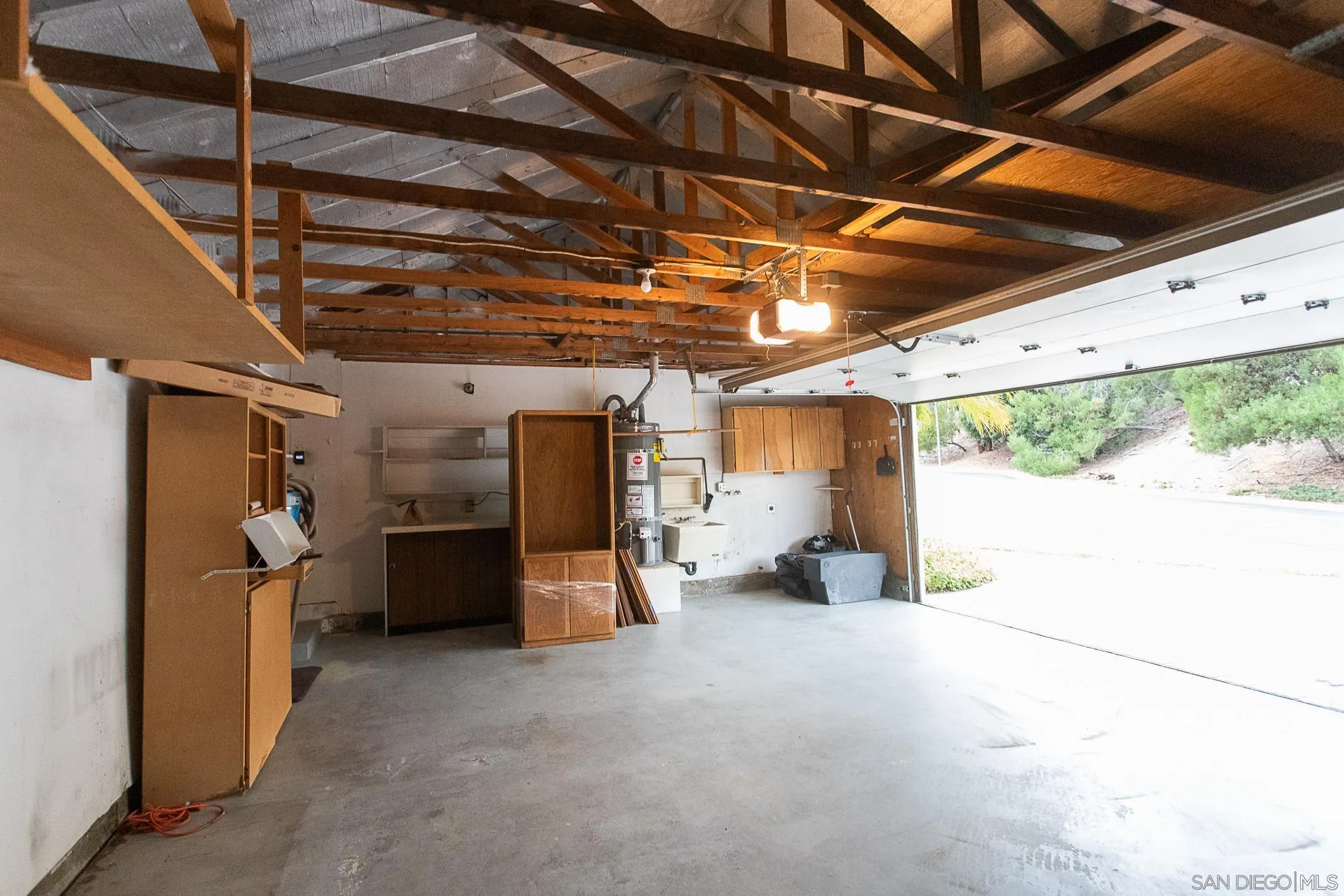 https://cdn.realtyfeed.com/cdn/127/260019749/6c50fa3425646eda817e61a2a8f069d2.webp