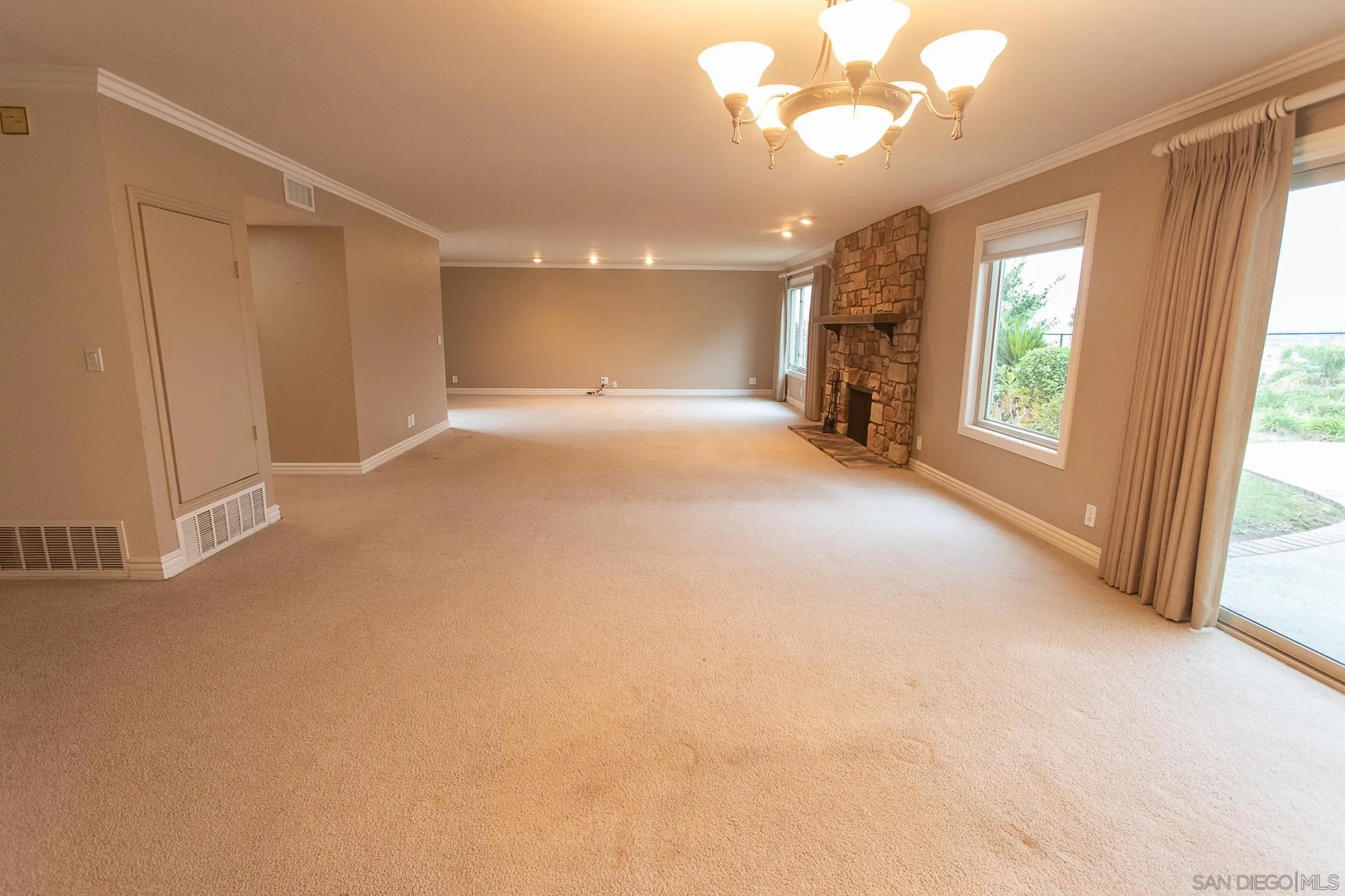 https://cdn.realtyfeed.com/cdn/127/260019749/6c7e92eb03c5d528db9bdba1d05ddd9c.webp