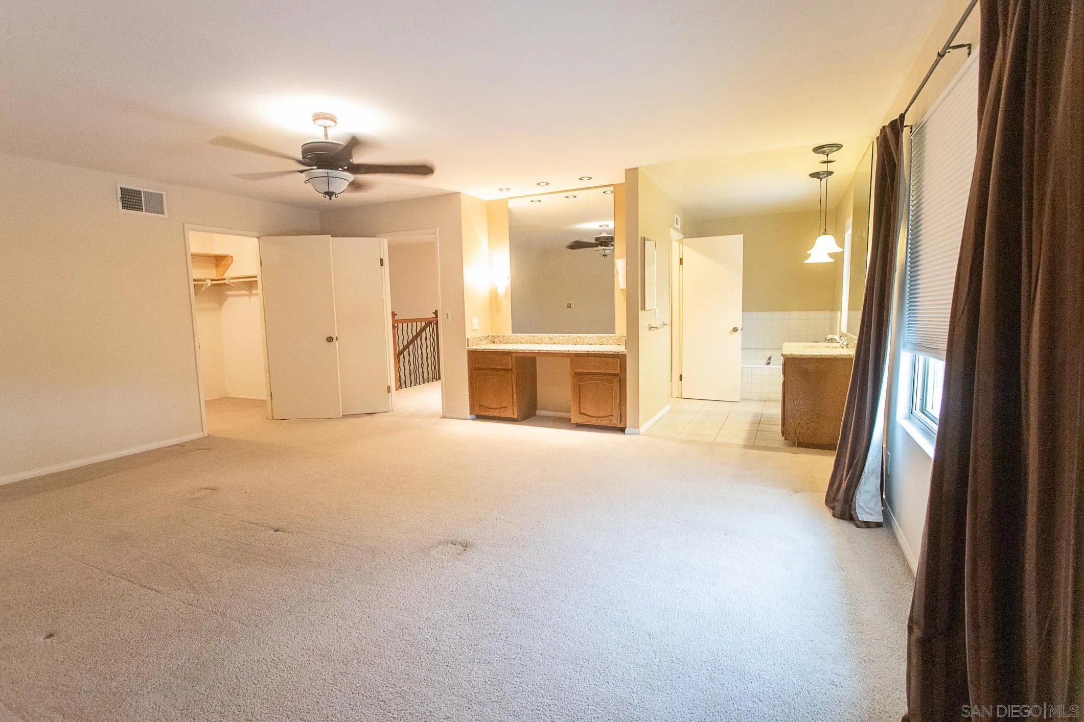 https://cdn.realtyfeed.com/cdn/127/260019749/79fe8f1dba87d1a0b71c15b26fdcc1bc.webp