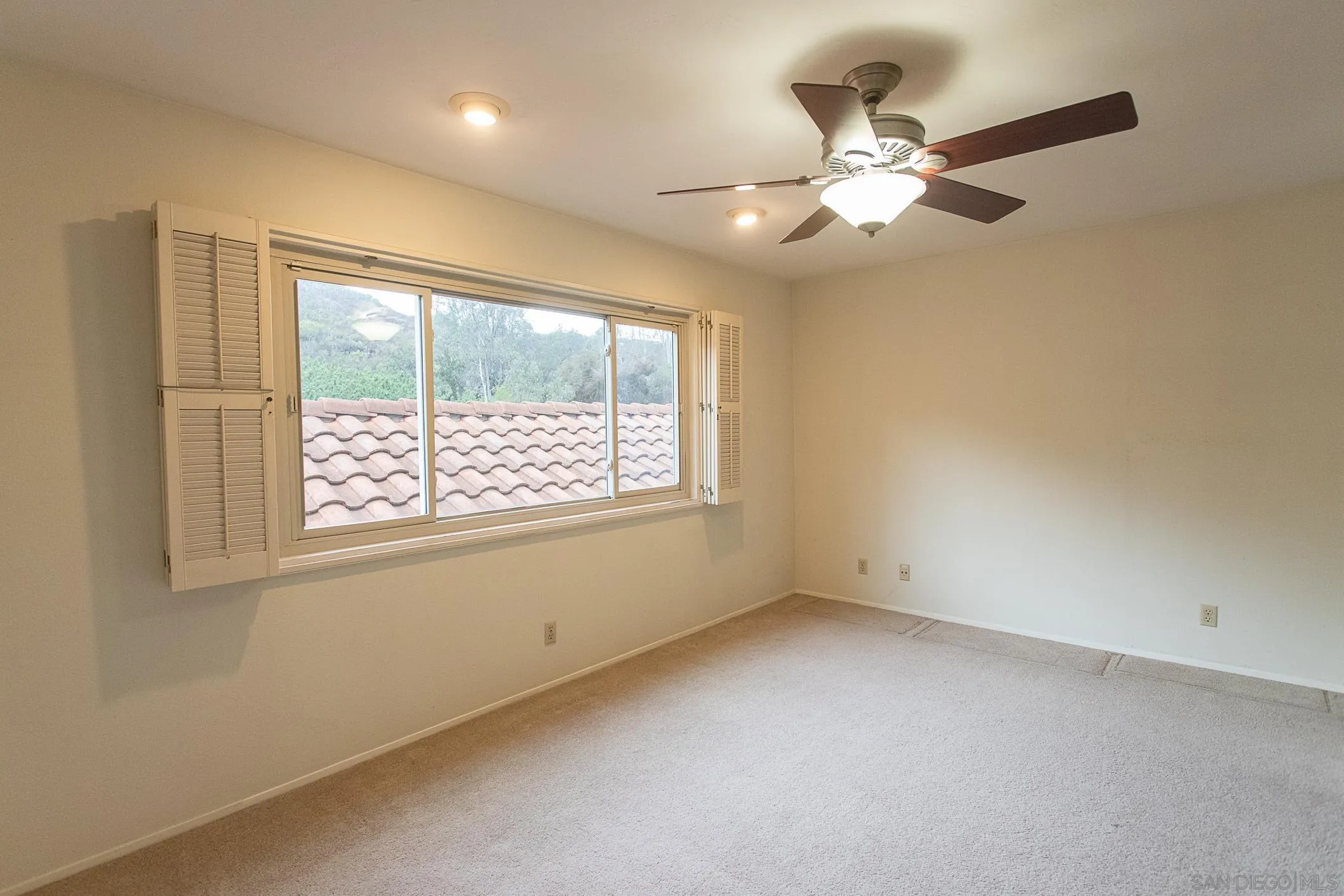 https://cdn.realtyfeed.com/cdn/127/260019749/8269a6075045a4a82d48034565fd7368.webp