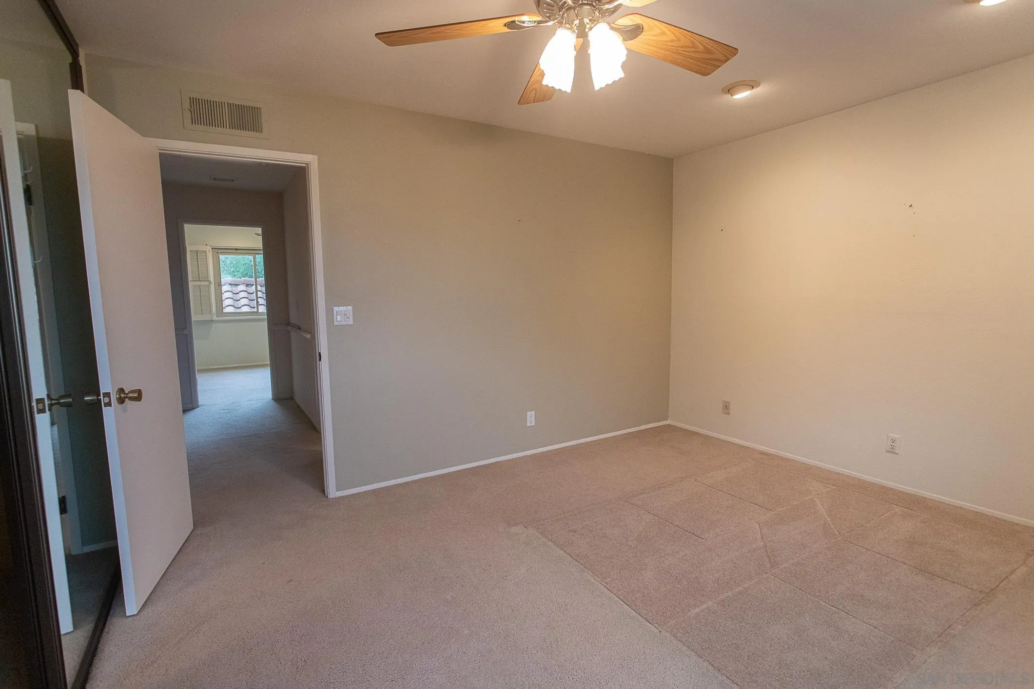 https://cdn.realtyfeed.com/cdn/127/260019749/b3623ff51cf9b5d6f4aa5b5afb80fbdf.webp
