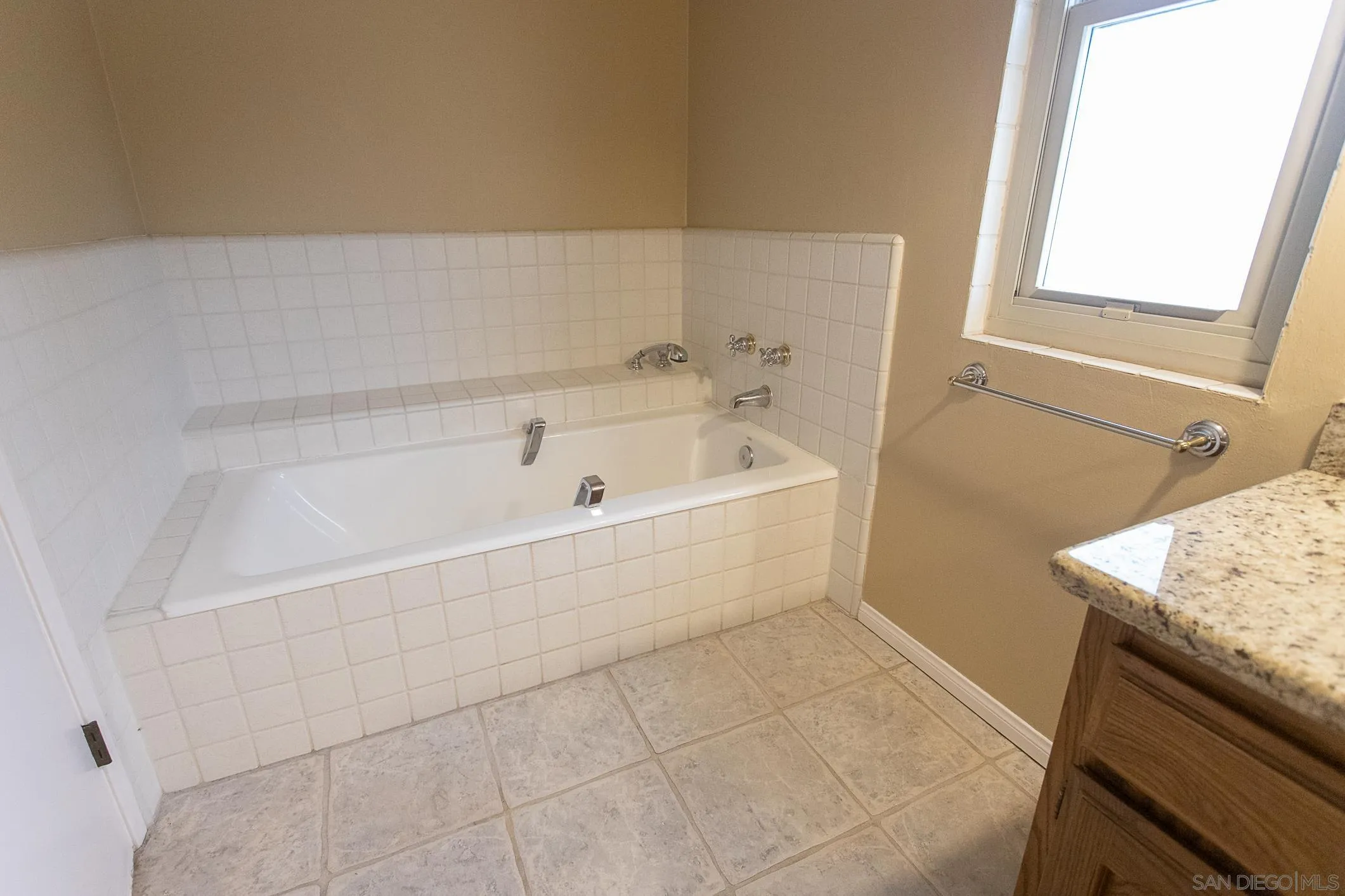 https://cdn.realtyfeed.com/cdn/127/260019749/c9fd8c793affdd4b15175c616c1c7761.webp